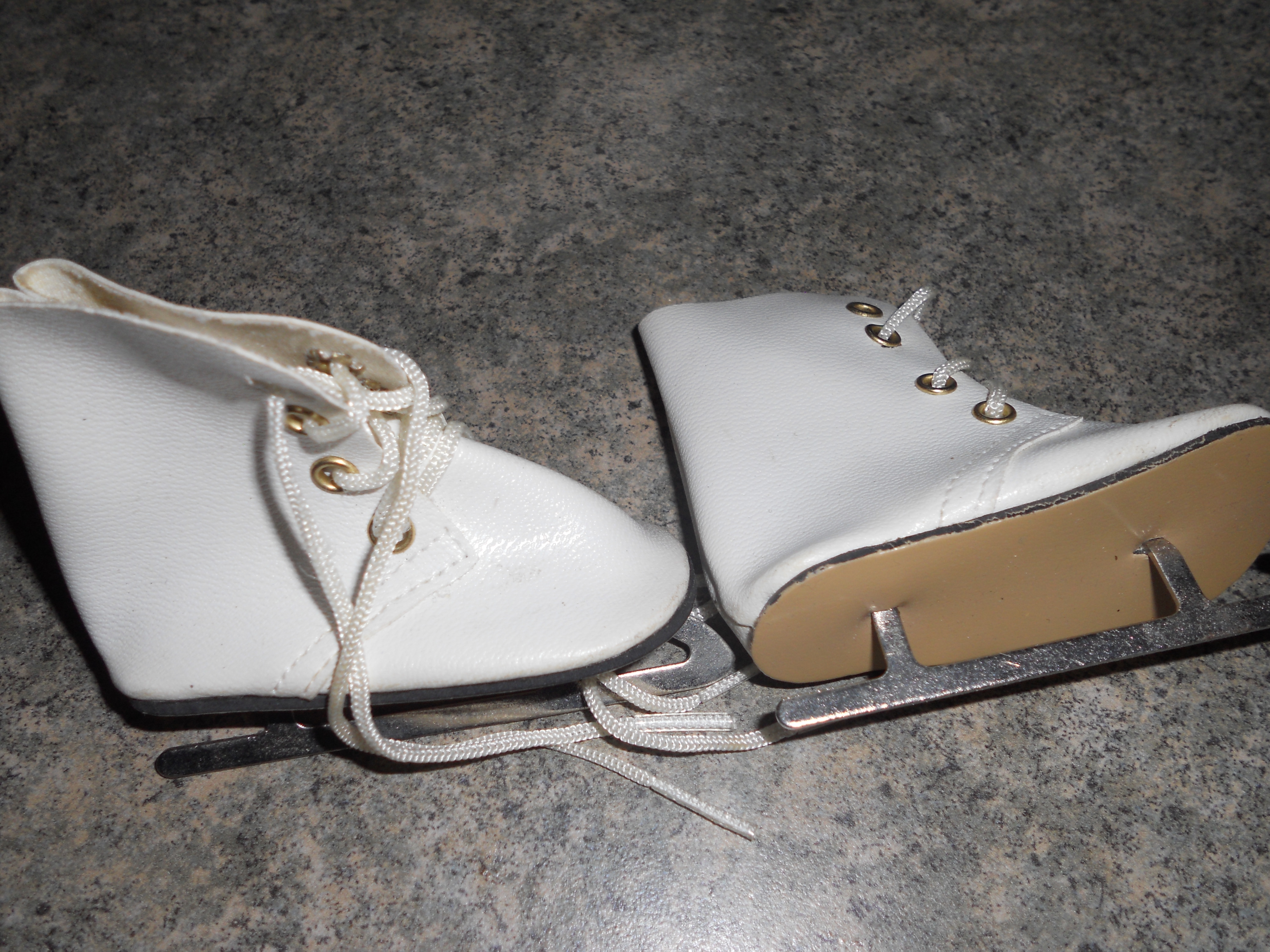Doll White Ice Skates 3 inch