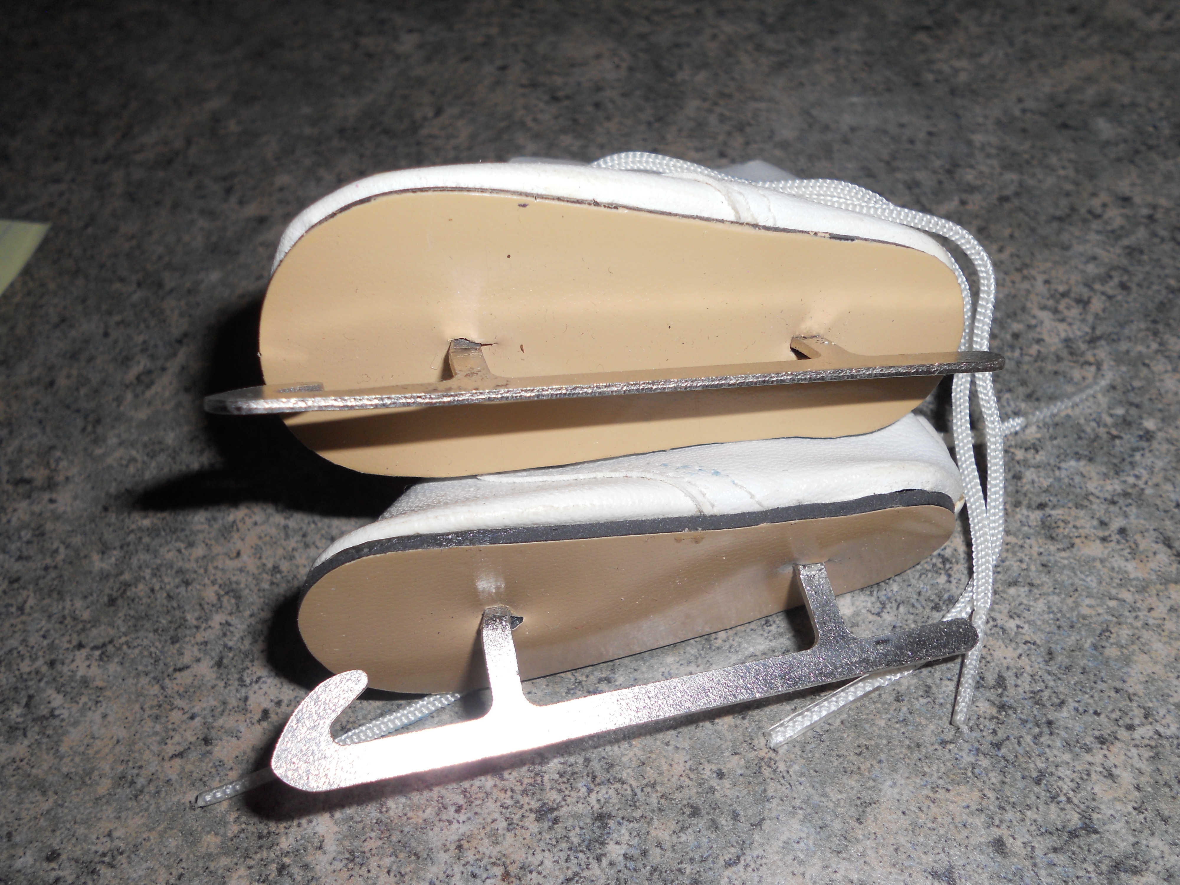 Doll White Ice Skates 3 inch
