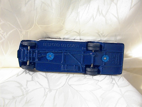 English Bedford OB Coach Bus 1.76 Scale Toy