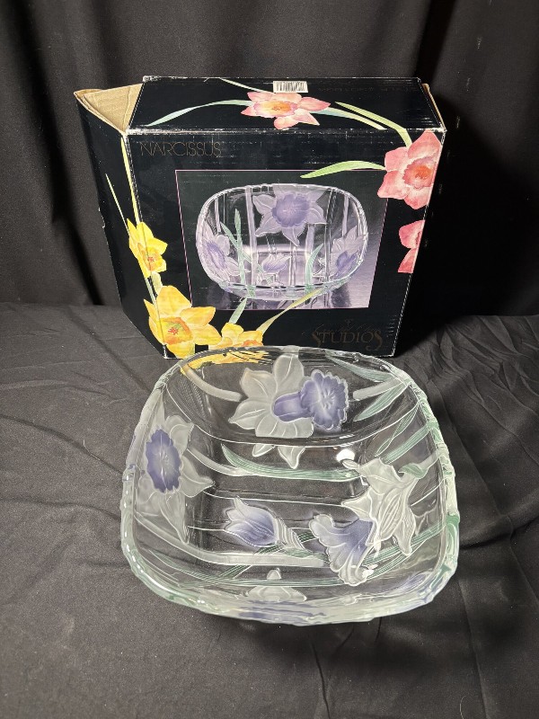 Crystal Clear Industries Narcissus 10" Serving Bowl Glass Japan 1989 Box