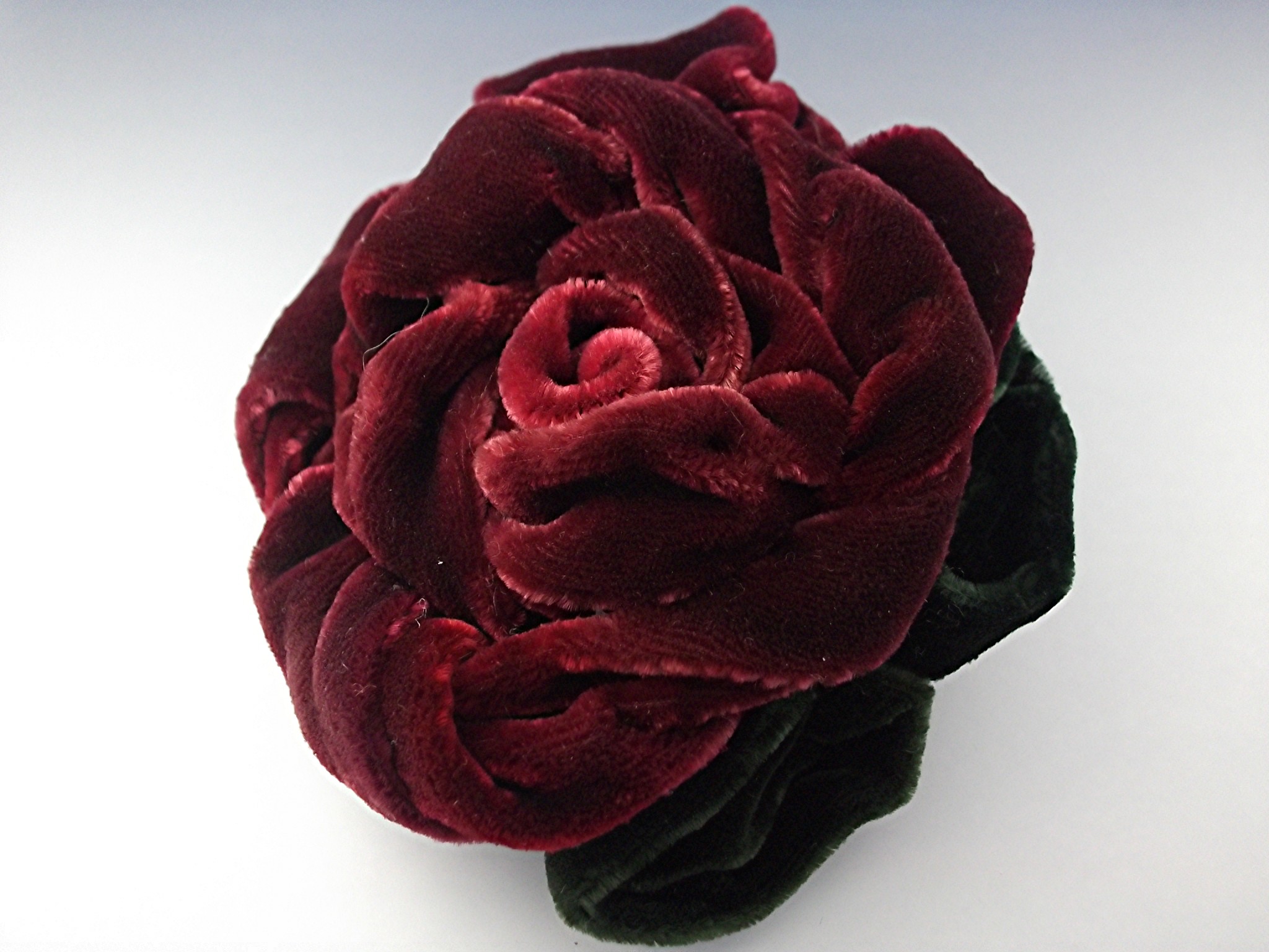 Brooch Pin Red Green Velvet Rose Robbins California
