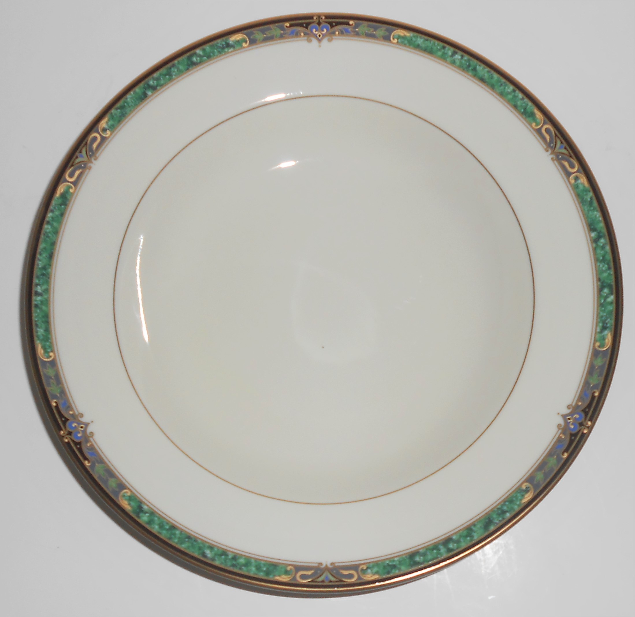 Mikasa Fine China Emerald Suite L3217 w/Gold Rimmed Sou