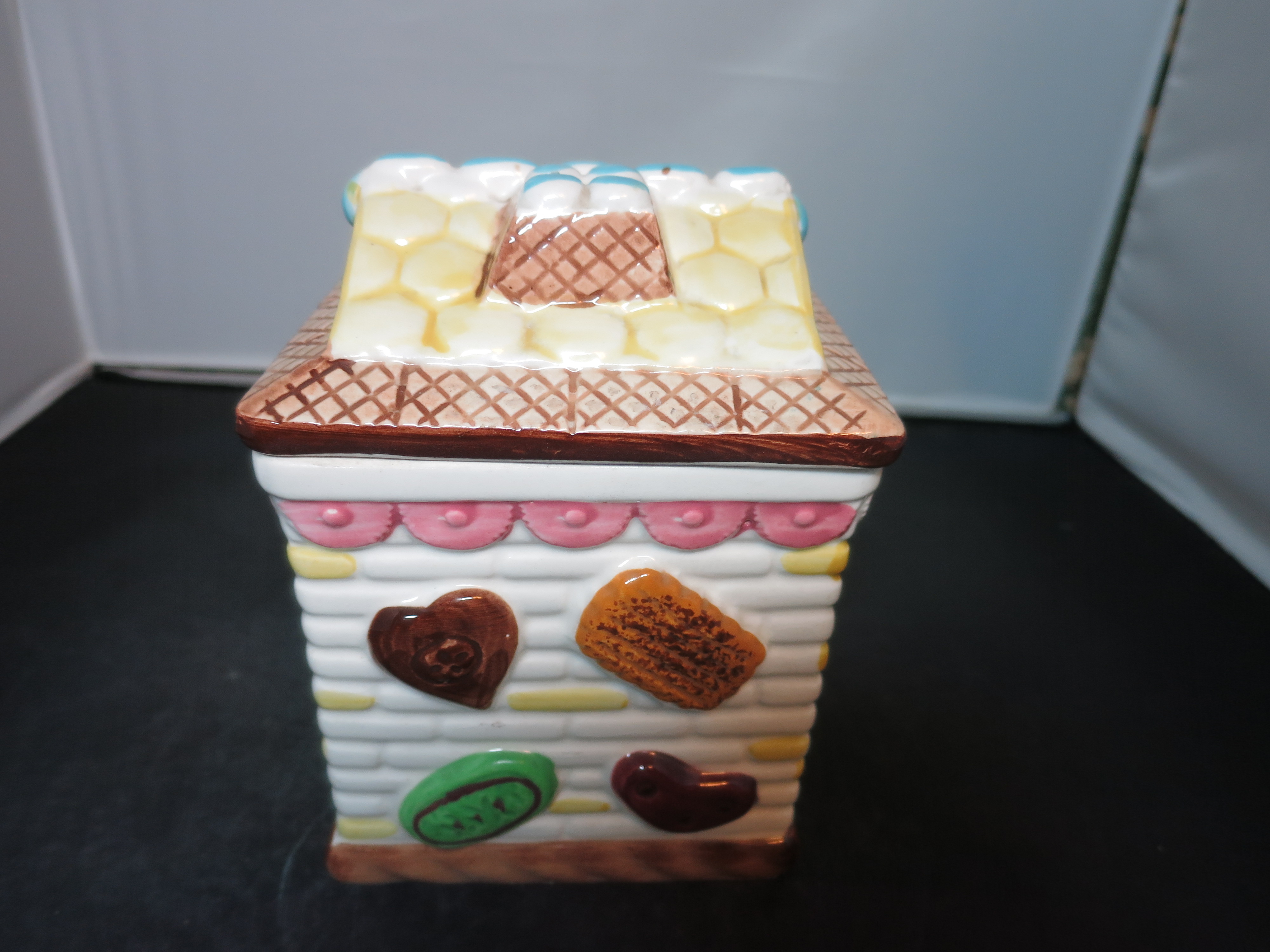 Cookie House Cookie Jar Biscuit Cracker Jar 1960s