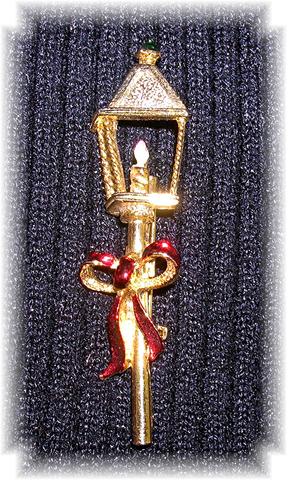 2 1/2 Inch Vintage Gerry's Christmas Lamp Brooch Pin