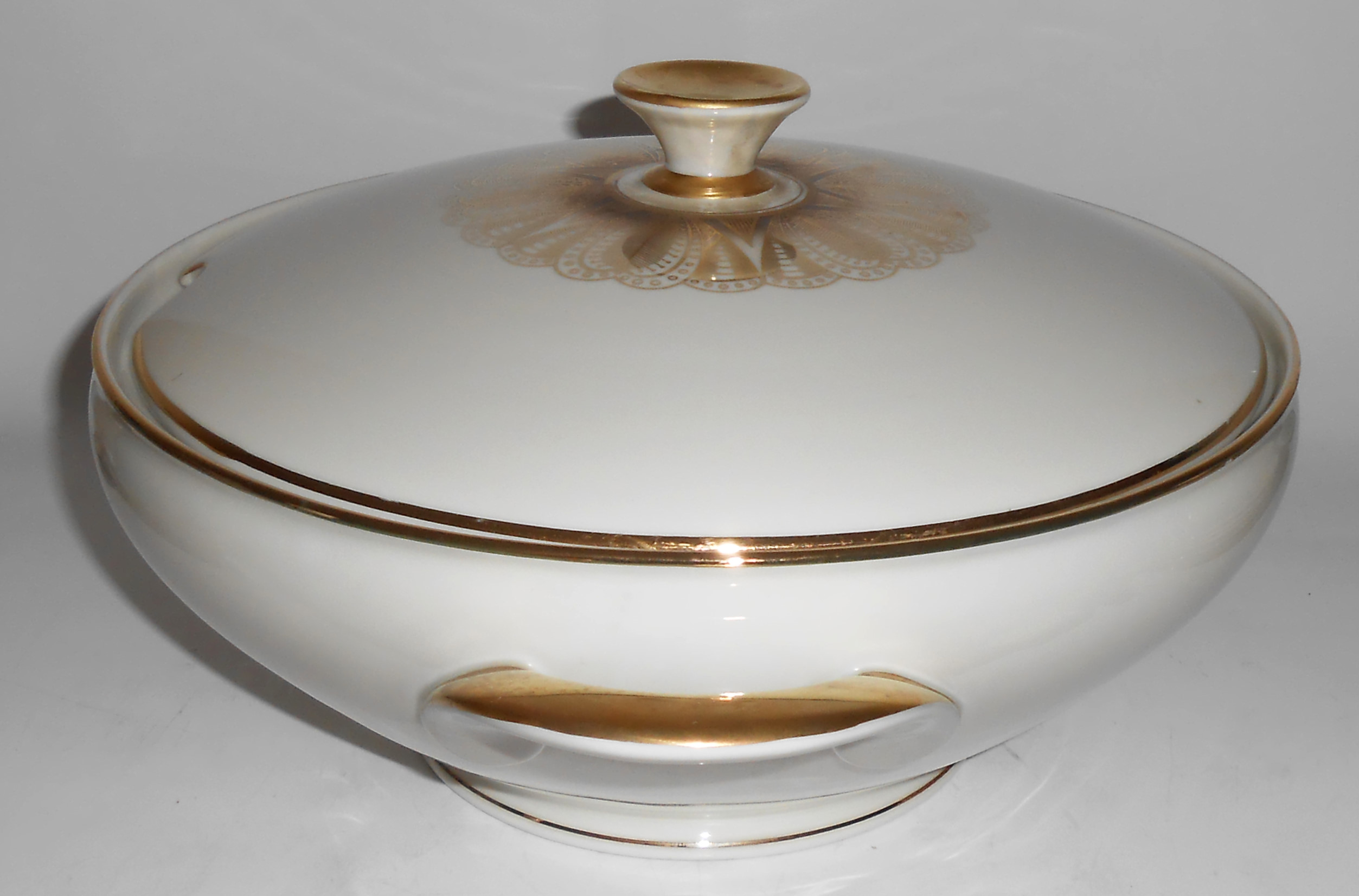 Winterling Bavaria Porcelain China Gold Tureen W/Lid