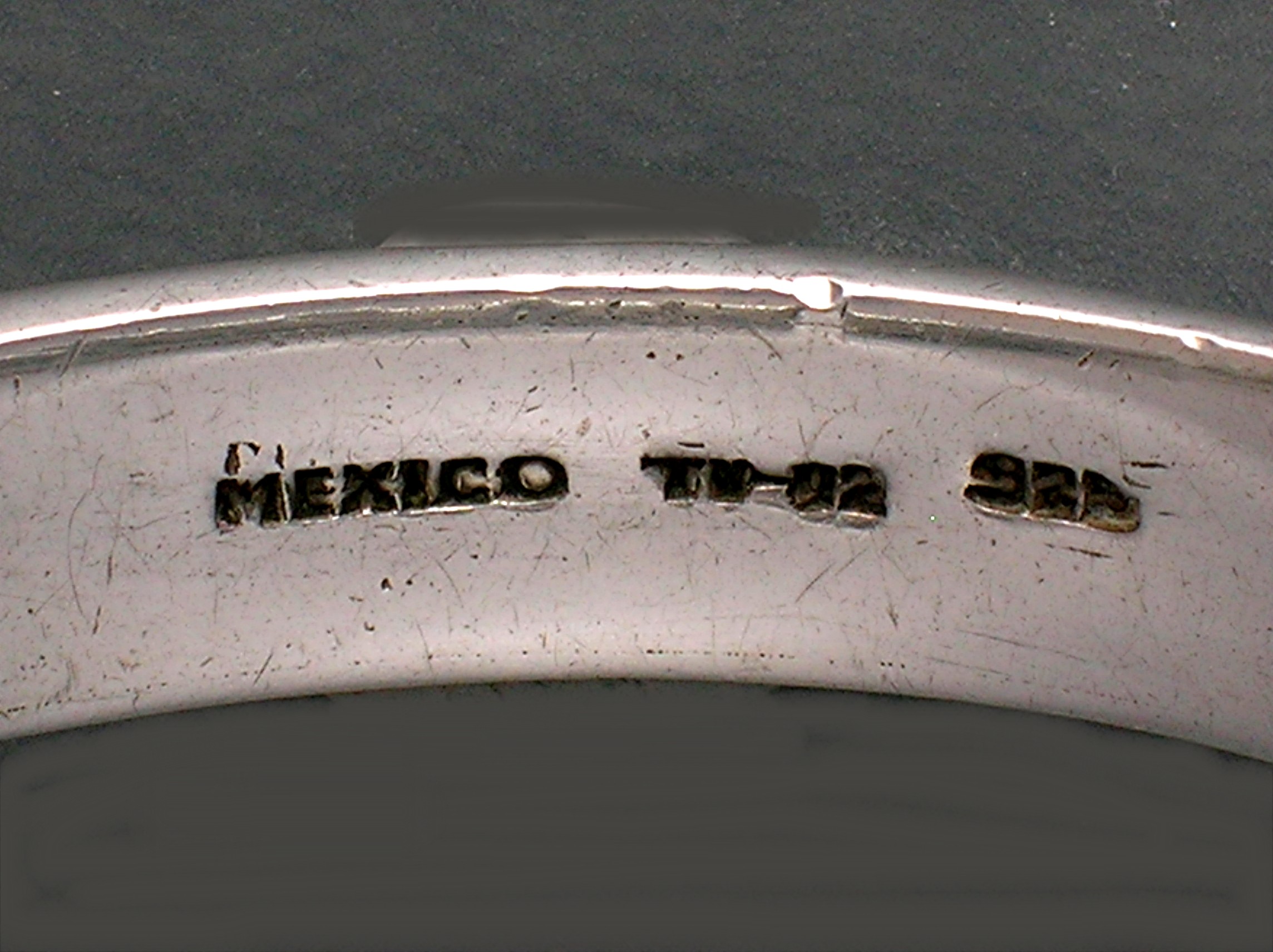 Taxco Mexico Sterling Silver Bangle bracelet TN-02