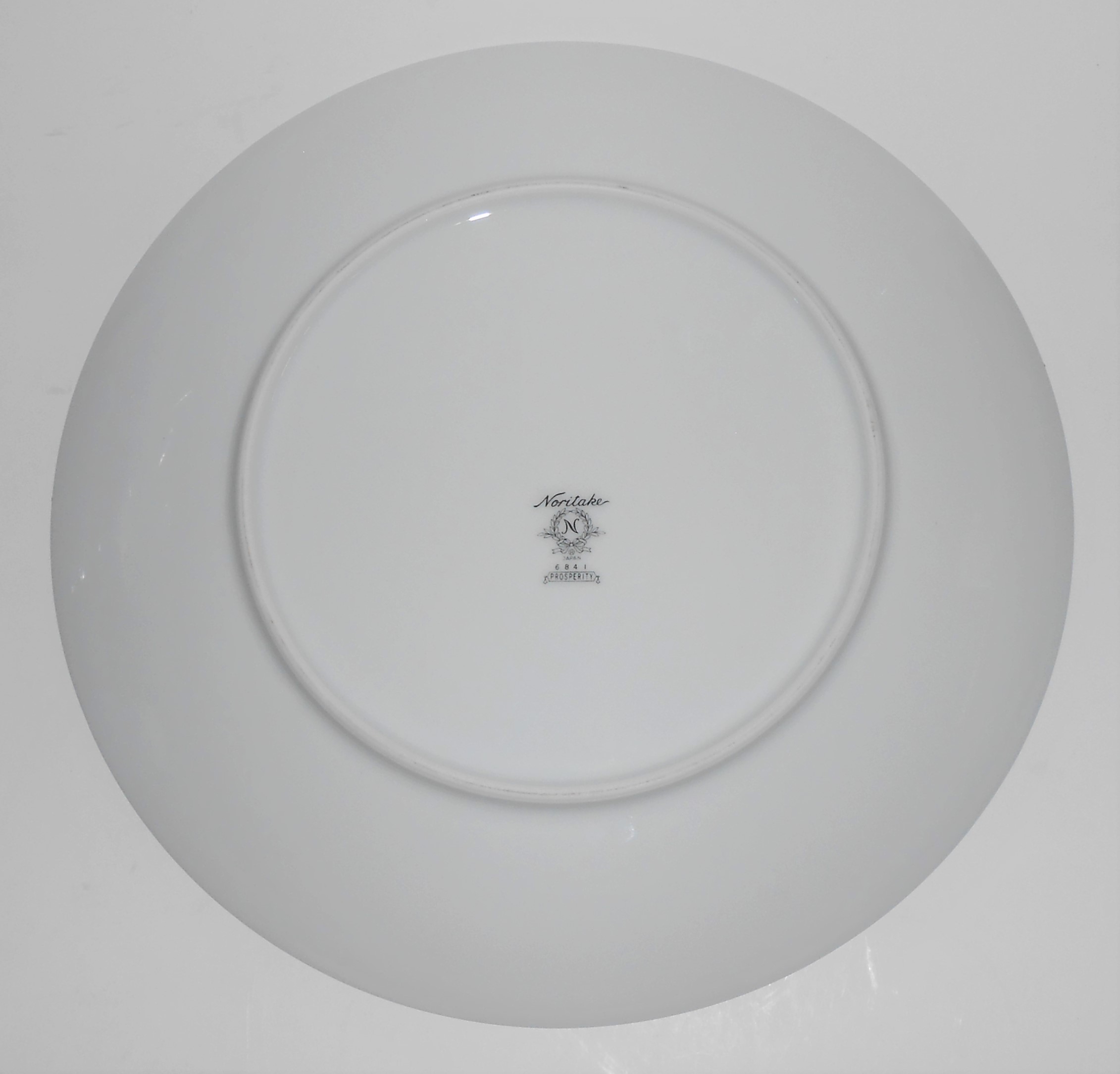Noritake Porcelain China Prosperity 6841 w/Platinum Din