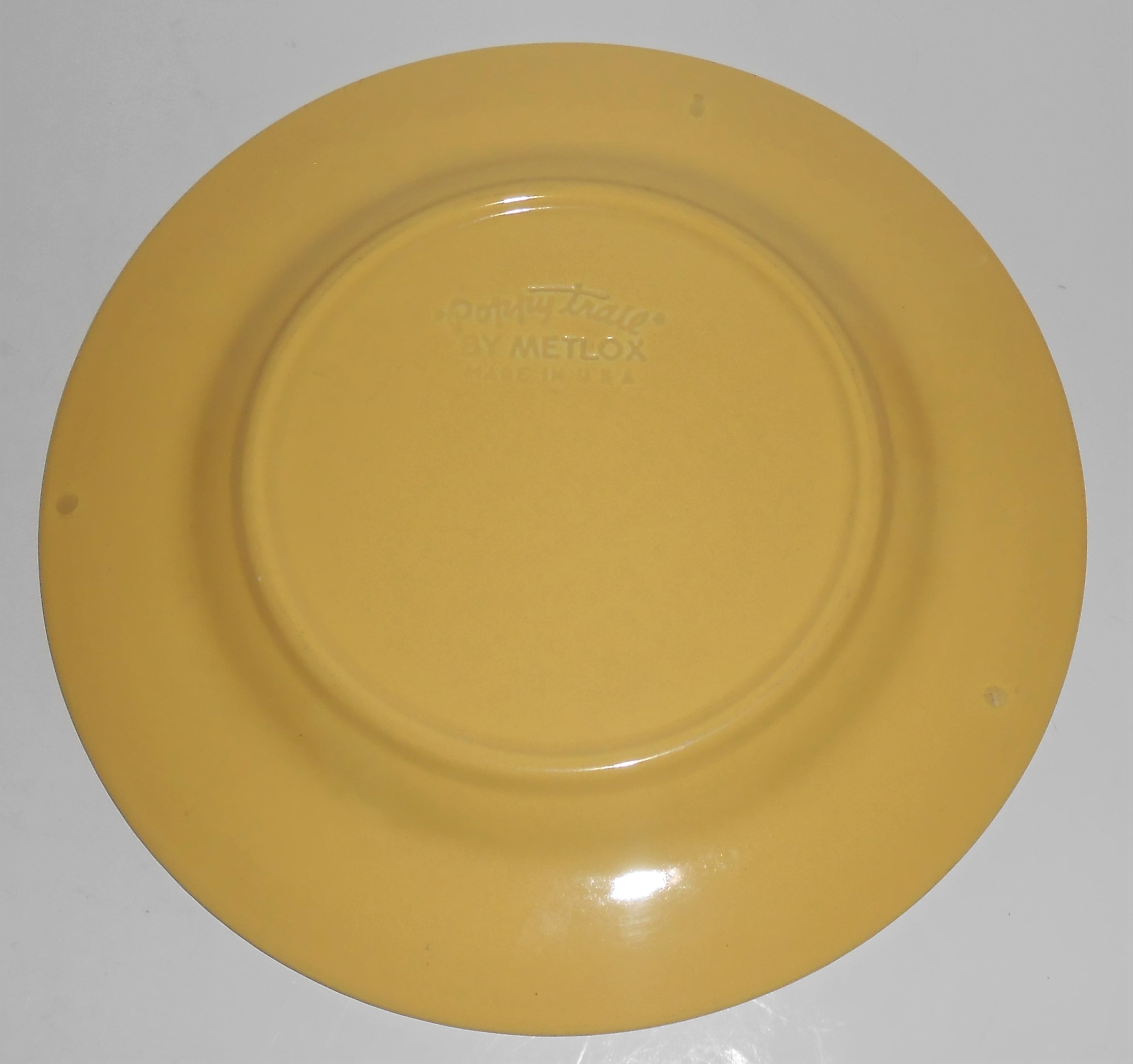 Metlox Pottery Poppy Trail Series 200 Gloss Yellow Lunc