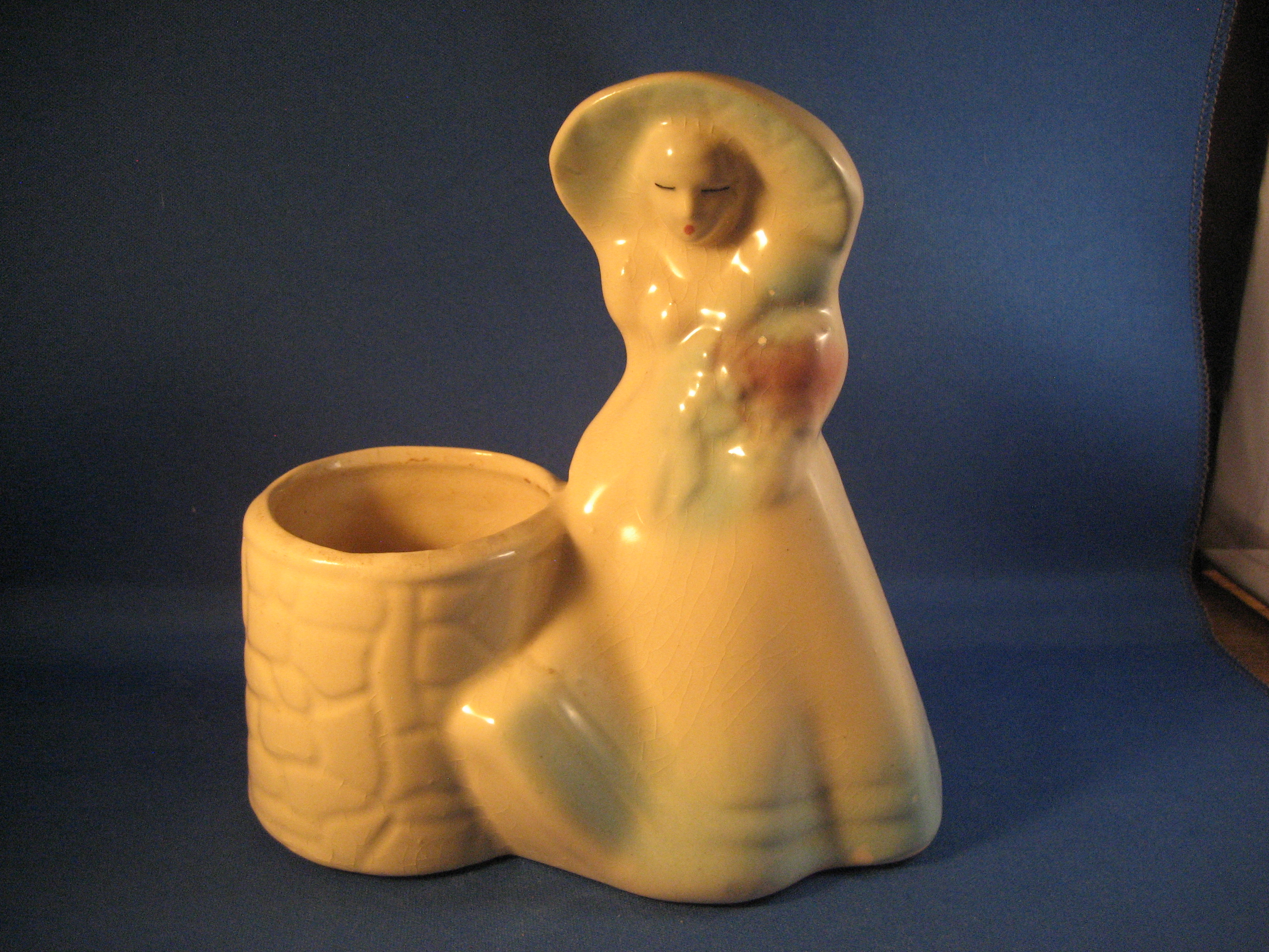 Shawnee Bonnett Girl Planter