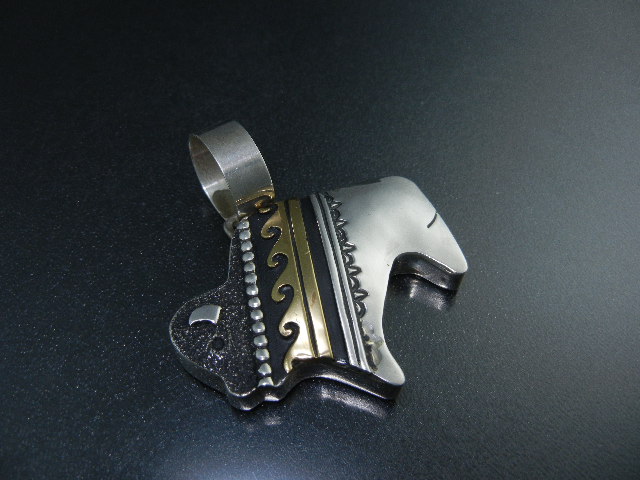 Navajo Tommy Singer Snr Sterling Silver  Buffalo Pendan