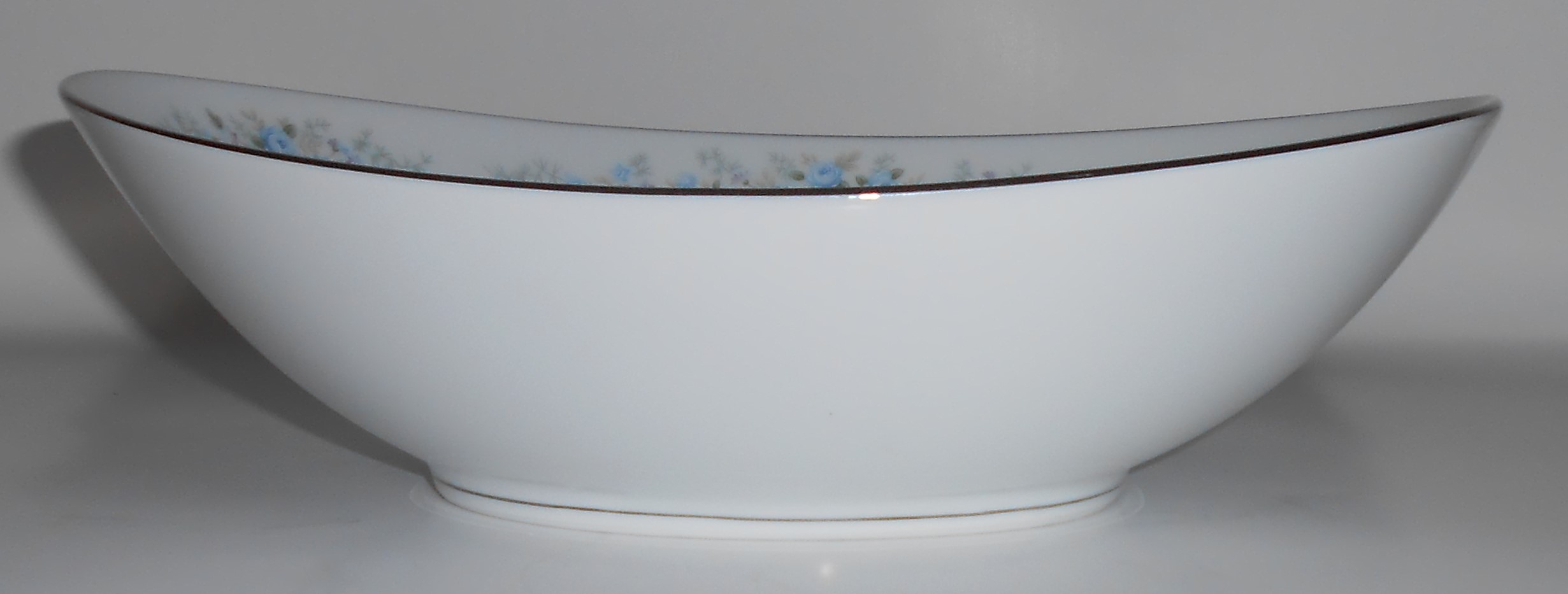 Noritake Porcelain China Roseberry 6241 w/Platinum Oval