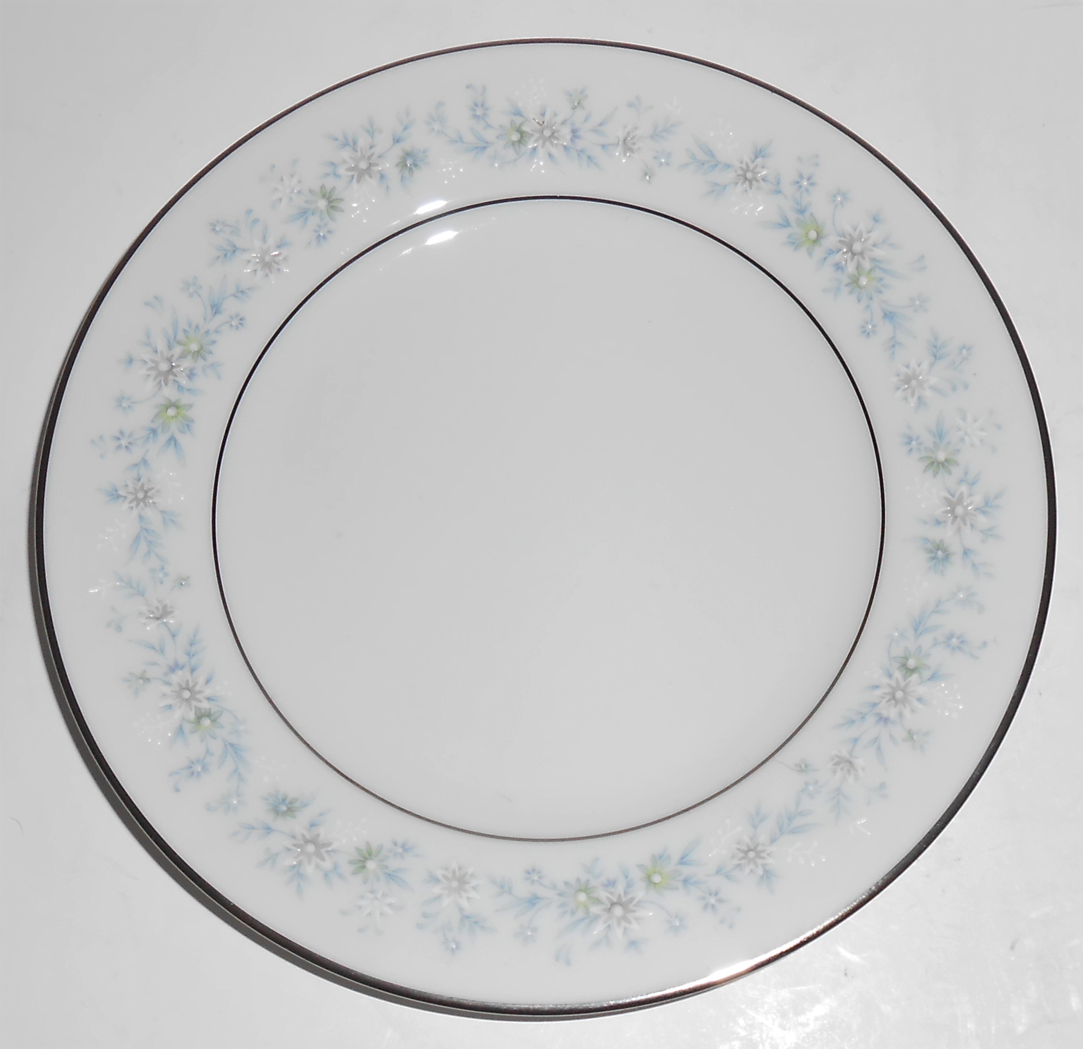 Noritake Porcelain China 2181 Marywood w/Platinum Bread
