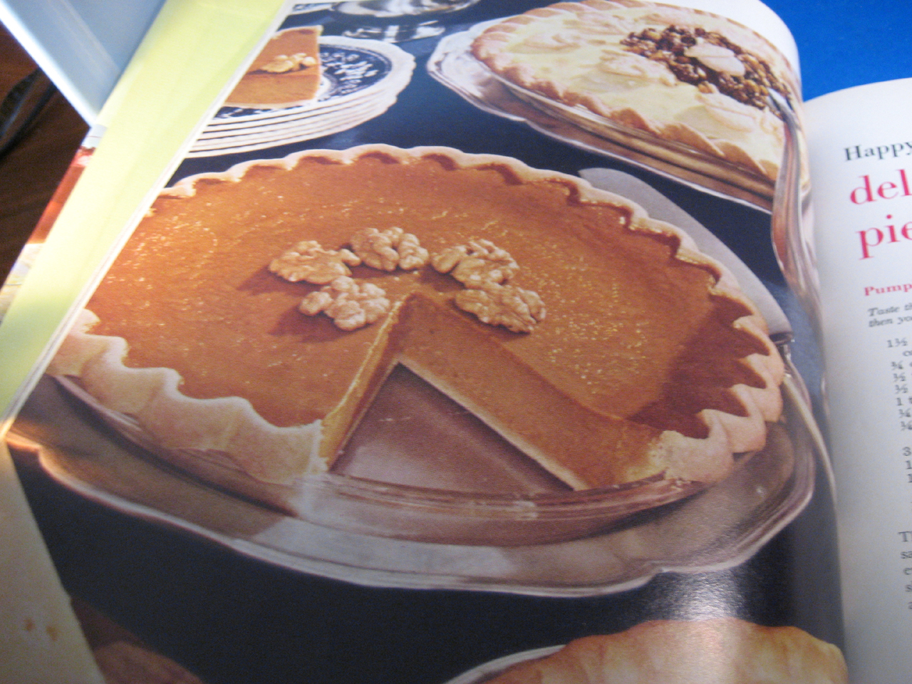 Better Homes & Garden Holiday Cookbook