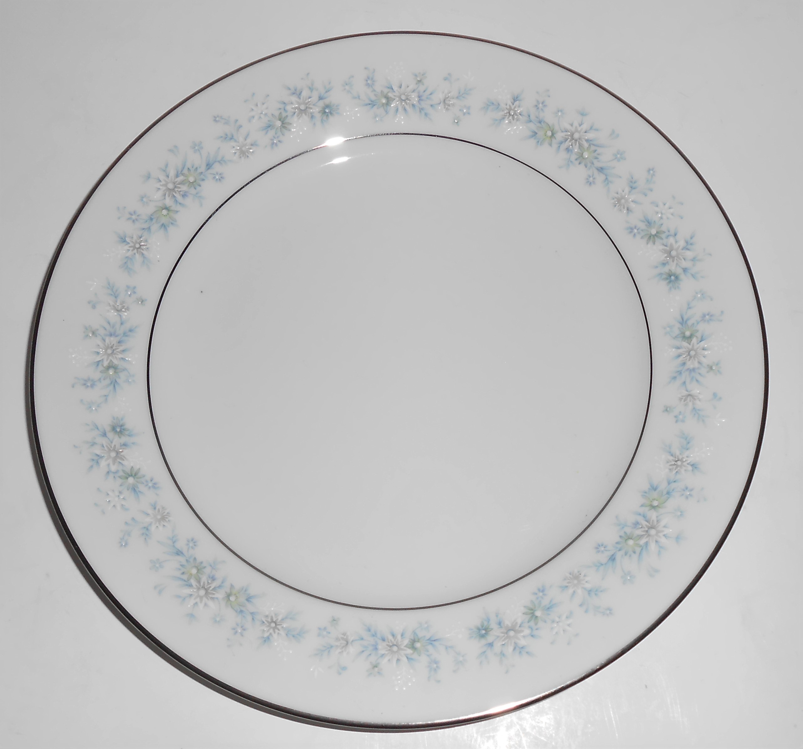 Noritake Porcelain China 2181 Marywood w/Platinum Salad