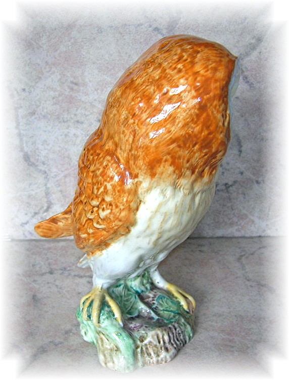 Porcelain Owl Beswick - England - 1046.....