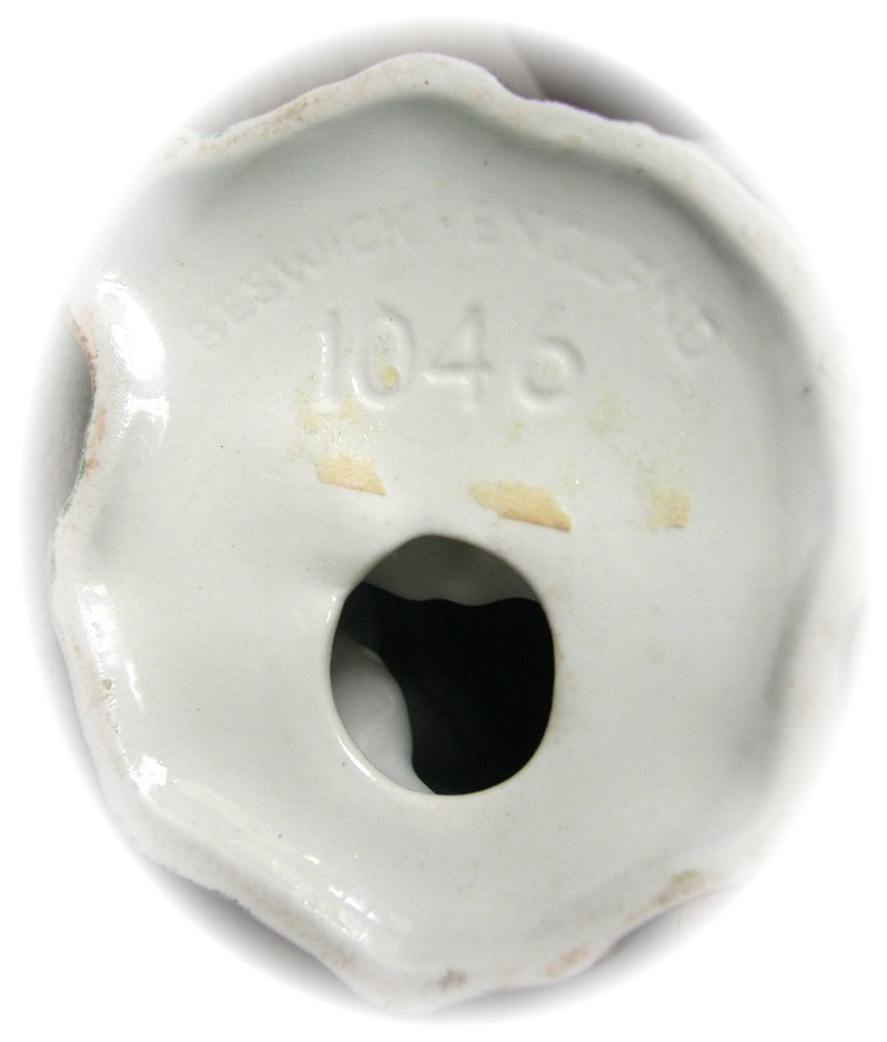 Porcelain Owl Beswick - England - 1046.....