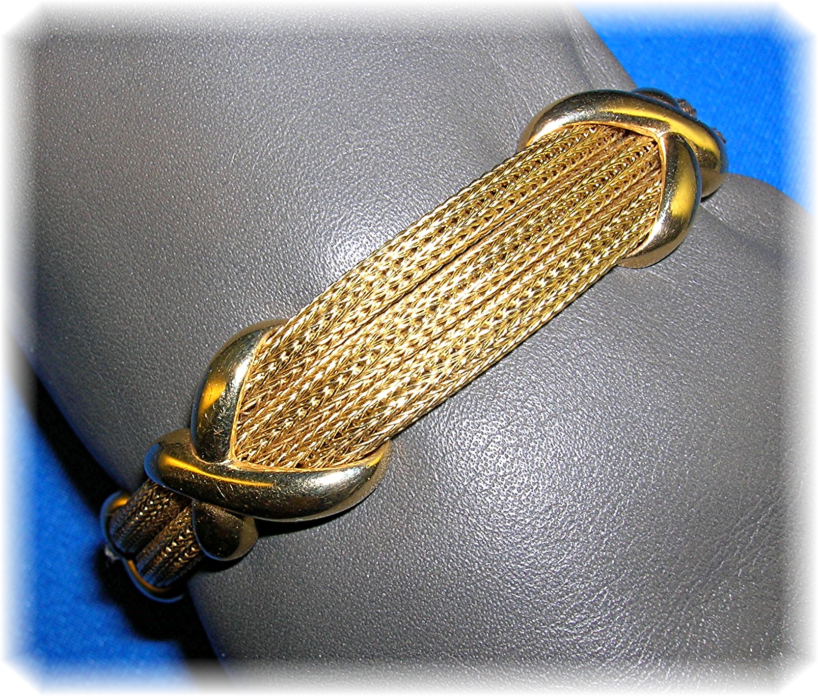 14K Yellow Gold Italy Bracelet  20.6 grams