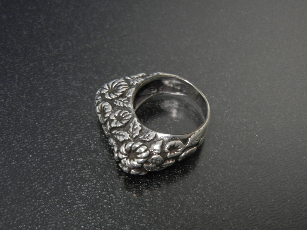 DIAN MALOUF Sterling Silver Stacking Daisy Ring