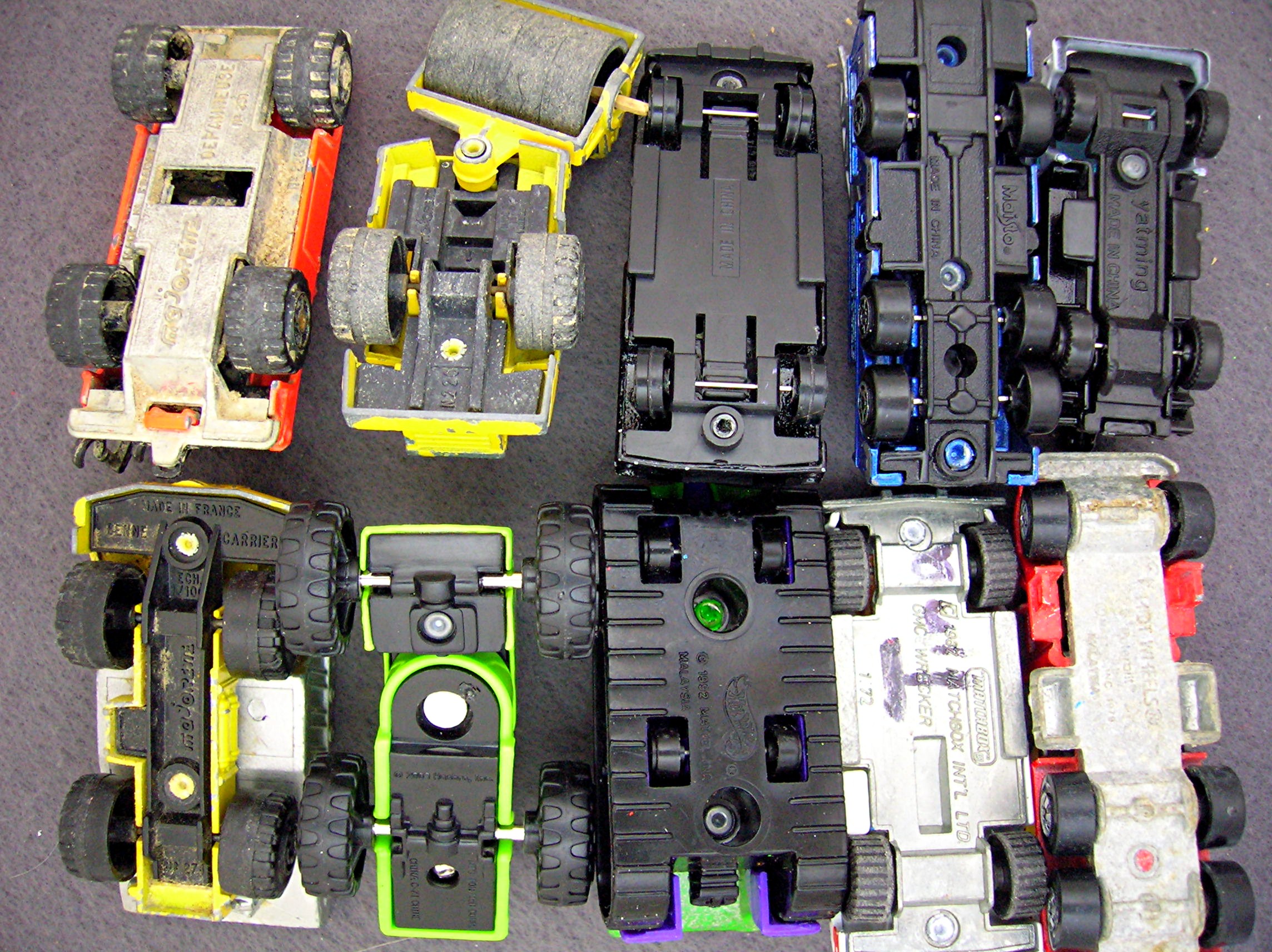 Lot #14 - 10 Diecast, Hot Wheels style toy vehicles