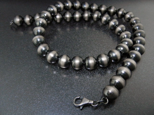 Navajo Pearfls Sterling Silver 10mm 32 Grams 18 Inches