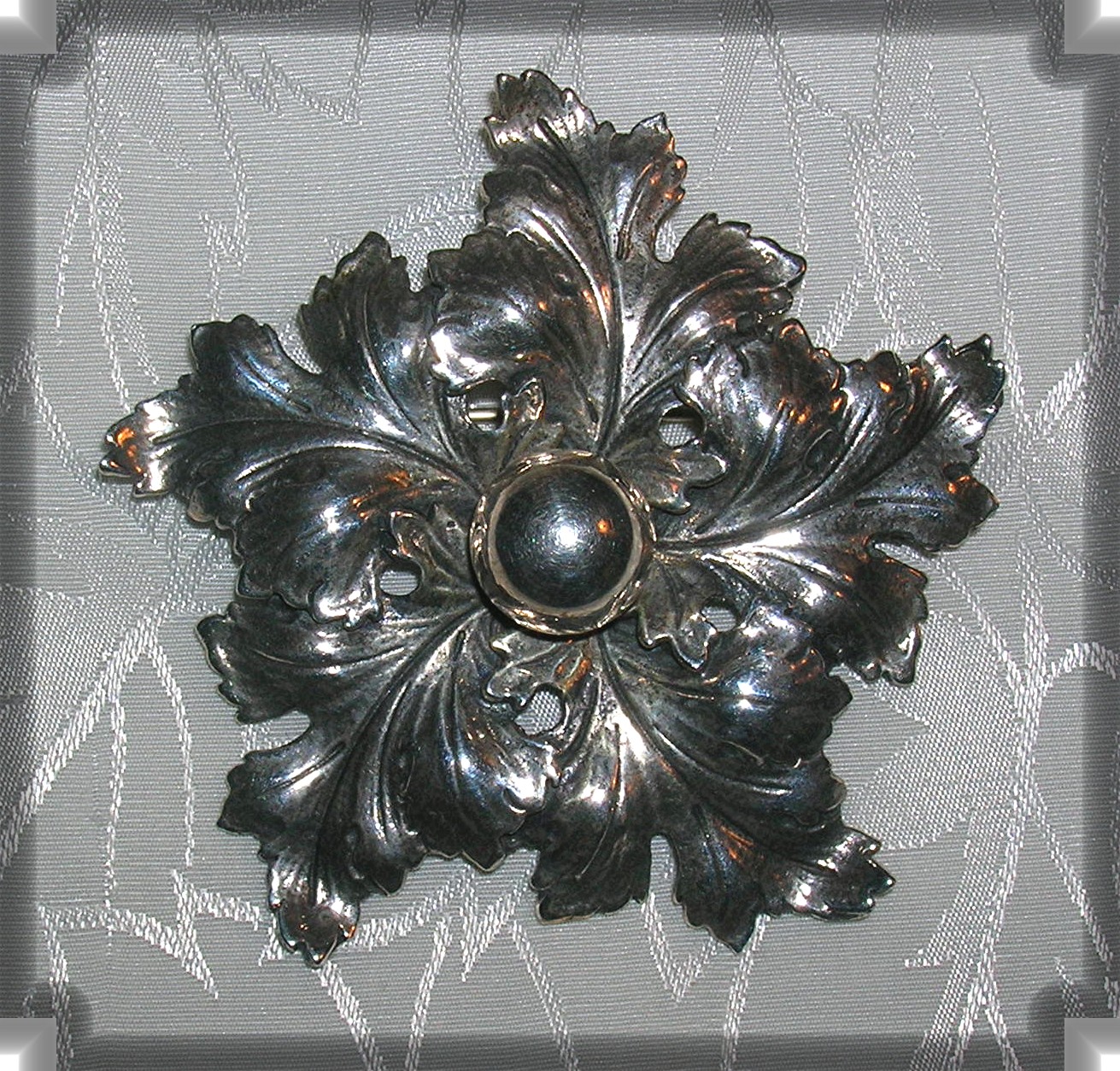 Sterling Silver Cini Leaf Pin Brooch.........