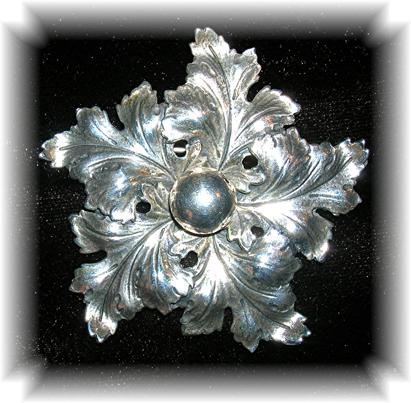 Sterling Silver Cini Leaf Pin Brooch.........