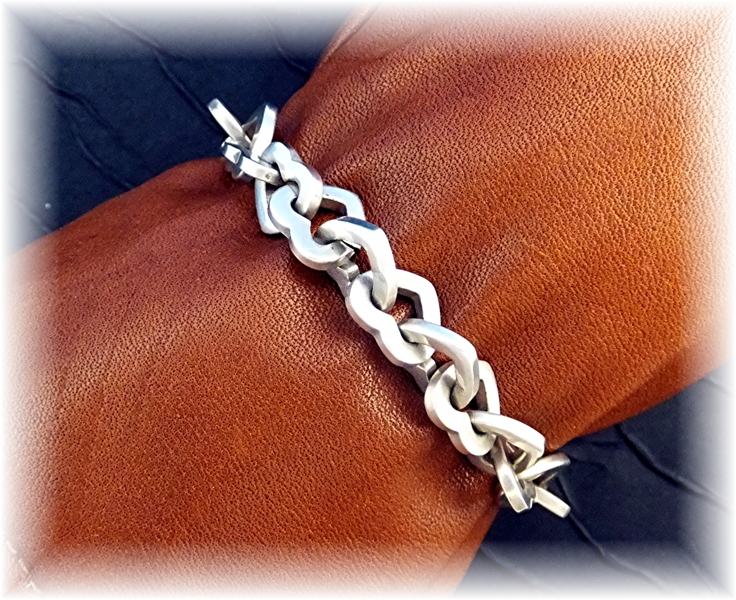 TIFFANY Linked Hearts Sterling Silver 2000 Bracelet