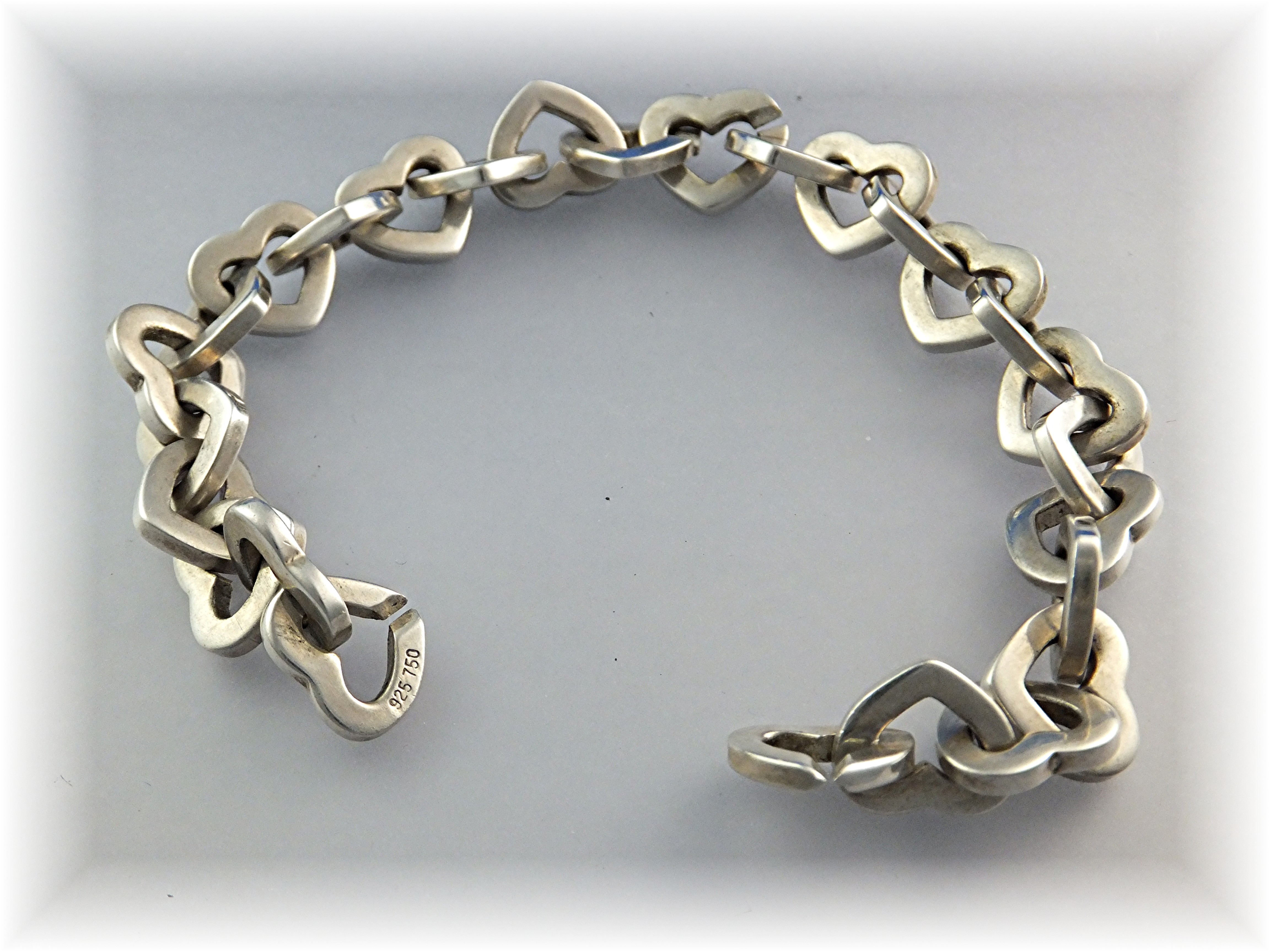 TIFFANY Linked Hearts Sterling Silver 2000 Bracelet