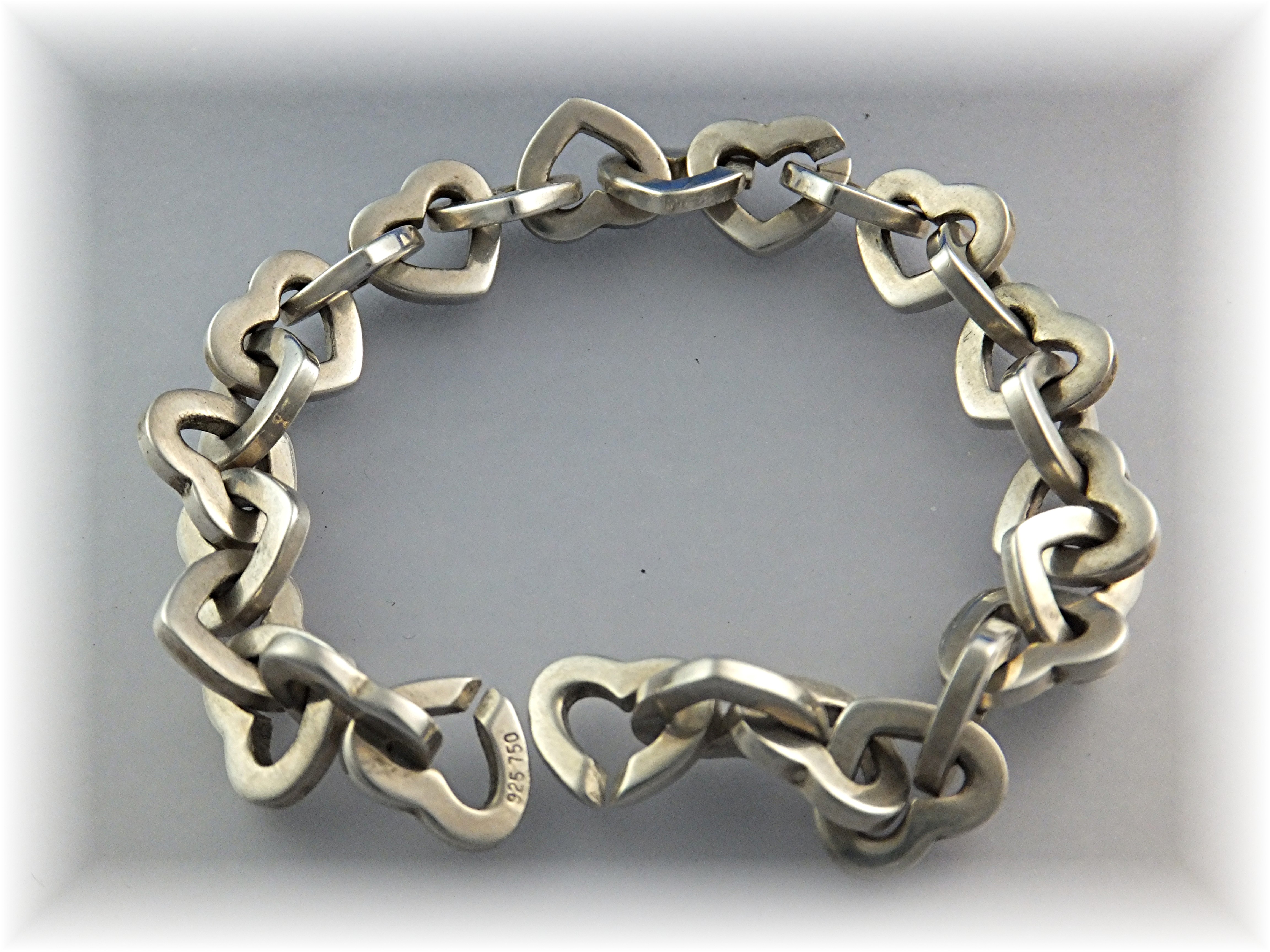 TIFFANY Linked Hearts Sterling Silver 2000 Bracelet