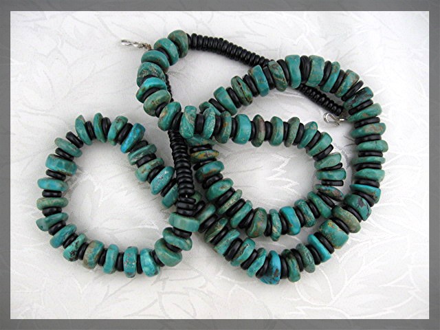 Santo Domingo Hand Crafted  Green Turquoise Onyx Neckla