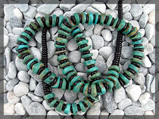 Santo Domingo Hand Crafted  Green Turquoise Onyx Neckla