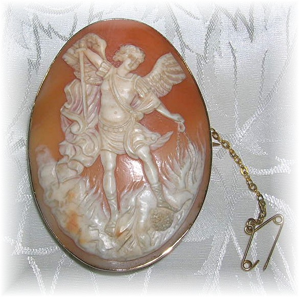 Cameo Brooch Roman God Victorian Shell 9ct Gold