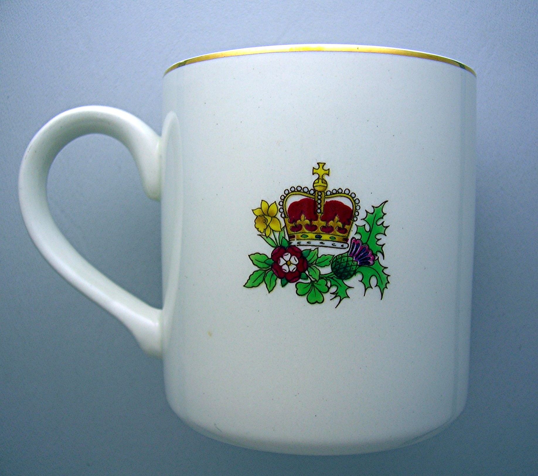 Queen Elizabeth II Silver Jubilee Coffee Mug . . .