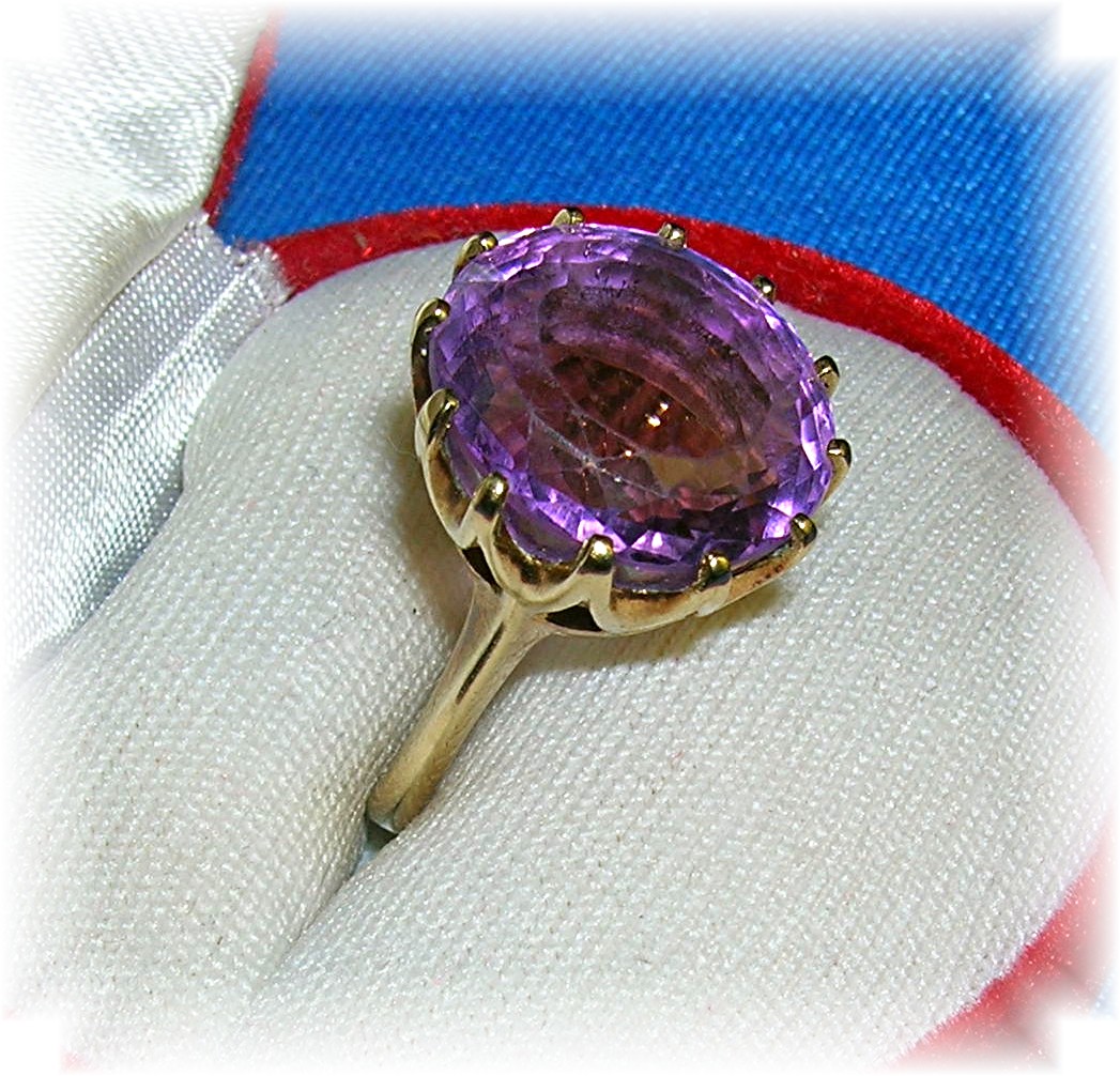 Ring 14K Gold Gold and Amethyst