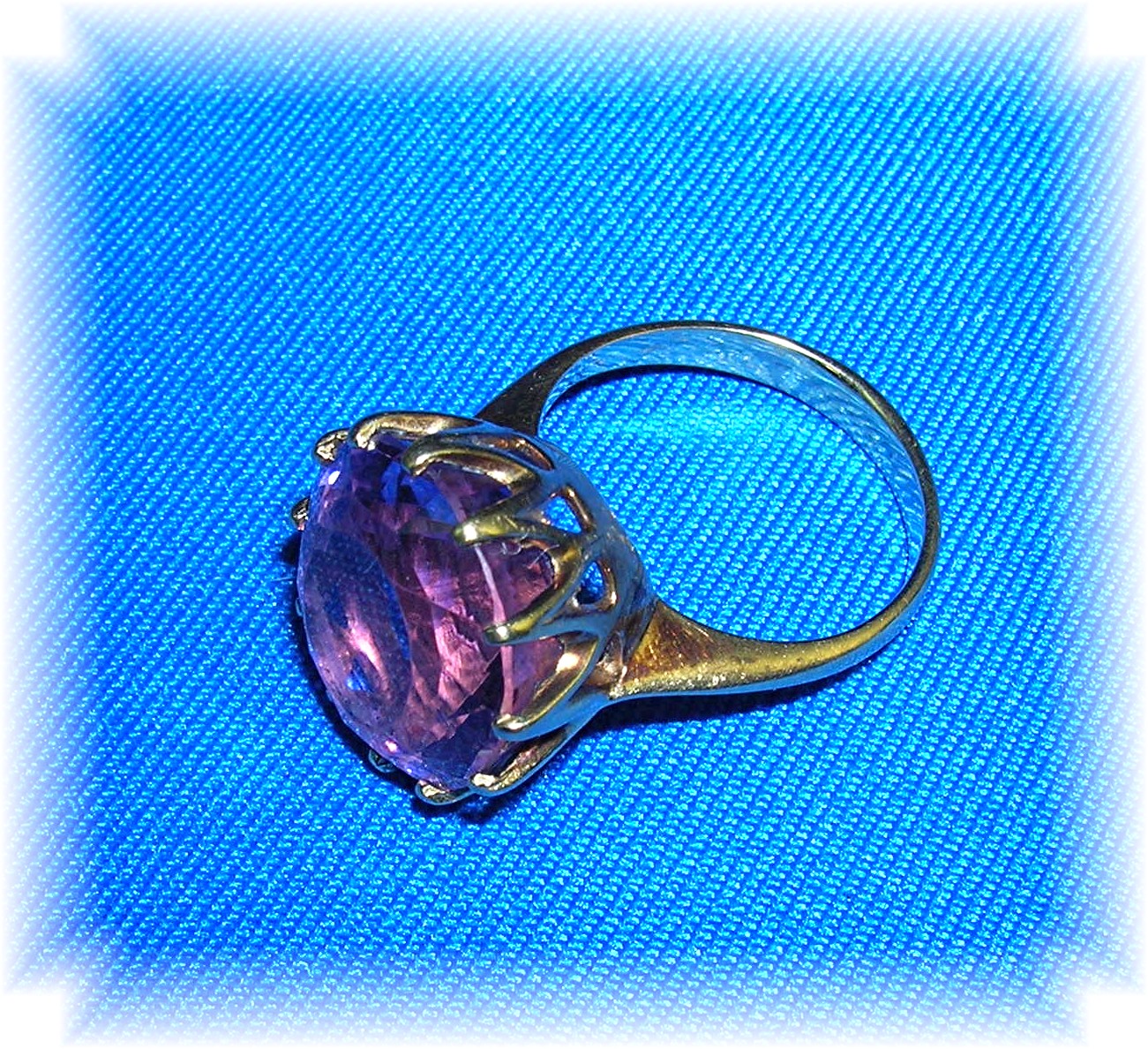 Ring 14K Gold Gold and Amethyst