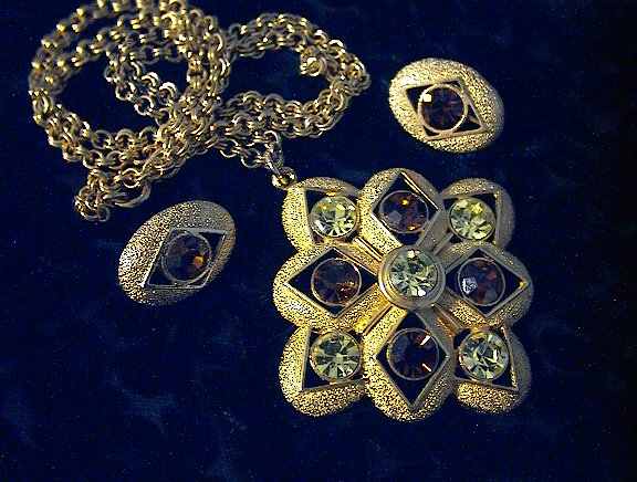 Necklace Sarah Coventry Gold Light and Dark Crystals