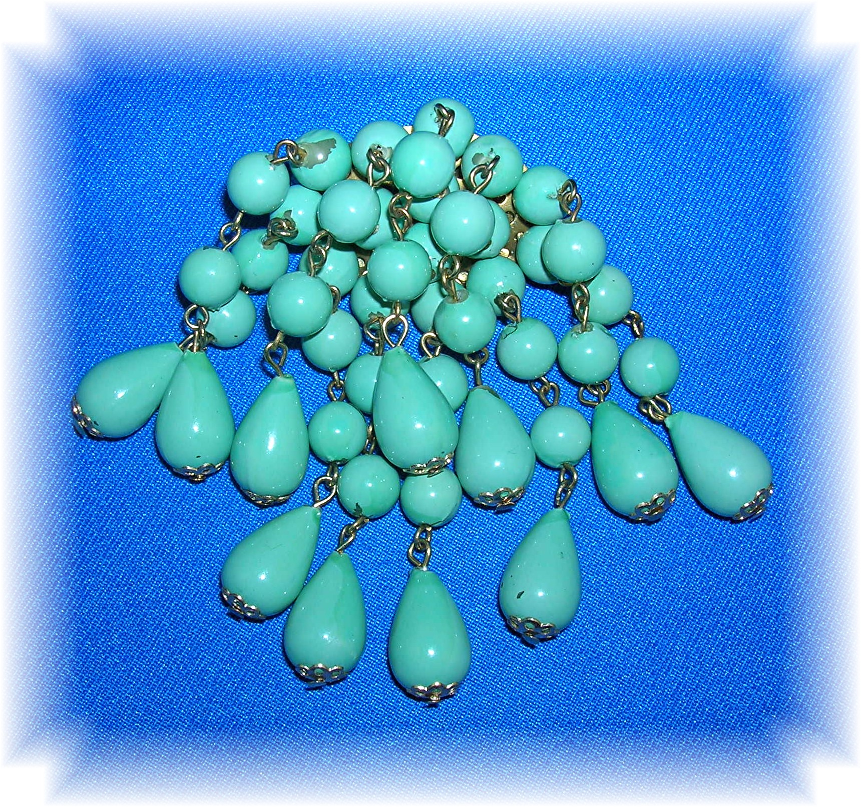 Vintage Turquoise TeardropPlastic  Lucite ClusterBrooch