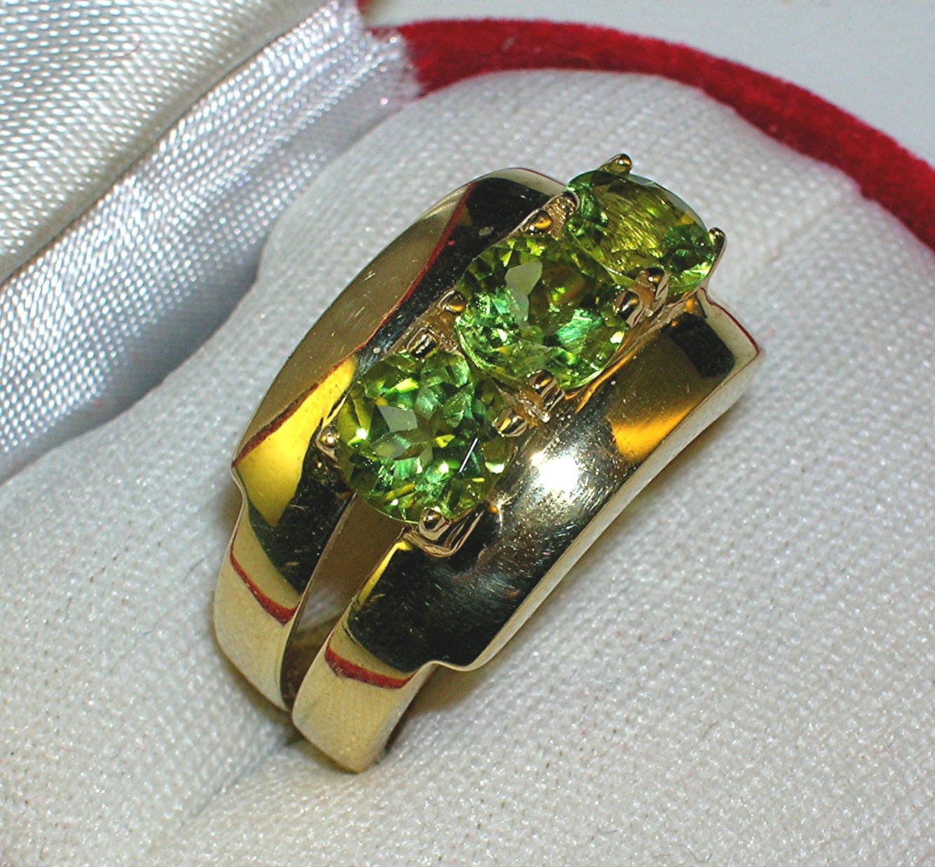 Ring  14K Gold and 2 1/2 Ct Peridot