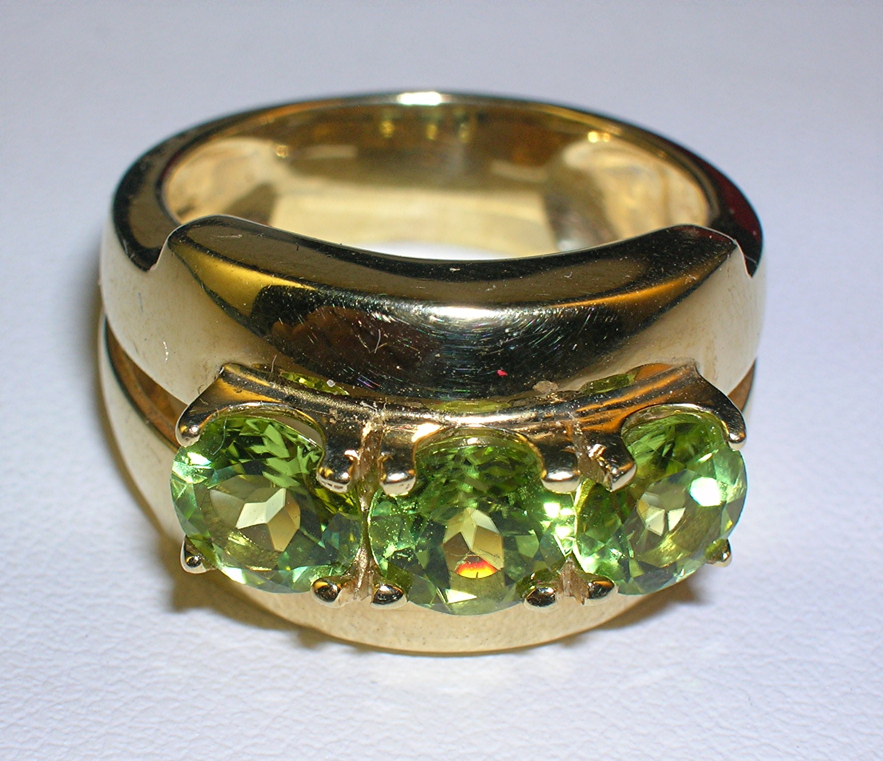 Ring  14K Gold and 2 1/2 Ct Peridot