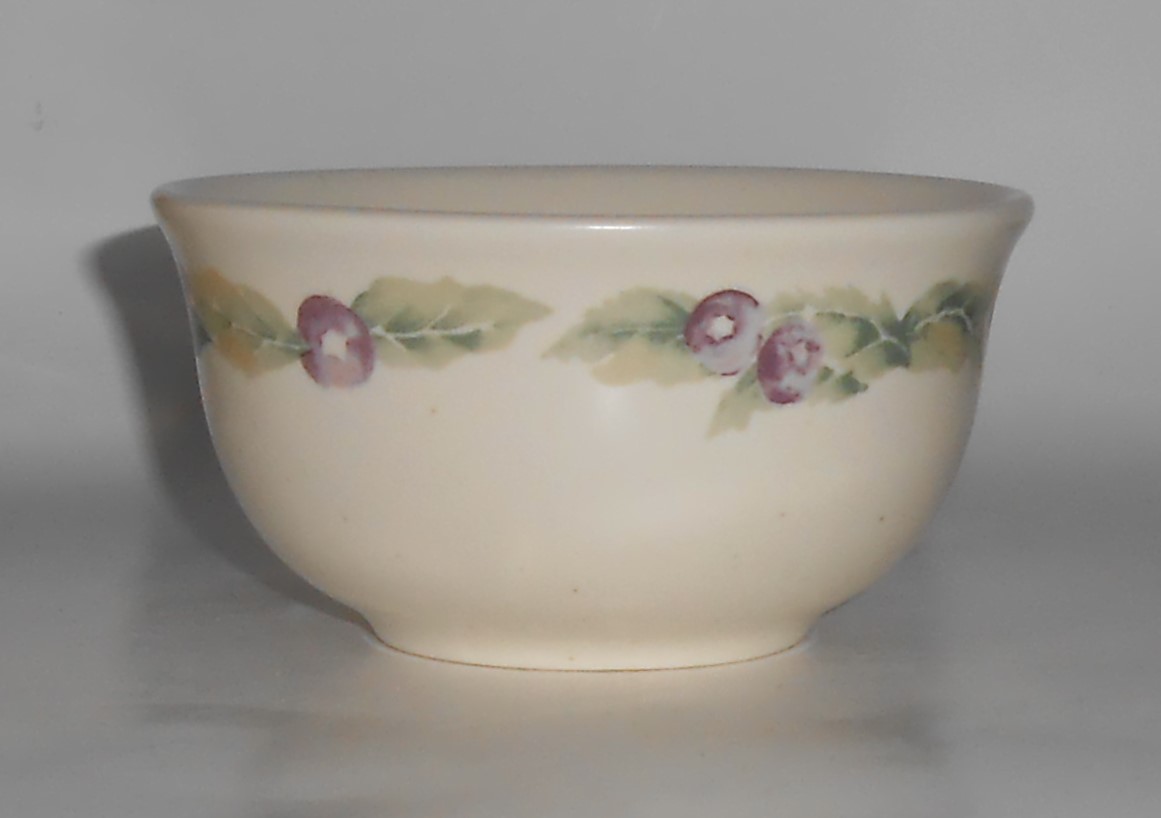 Pfaltzgraff Pottery Jamberry Fruit / Dessert Bowl