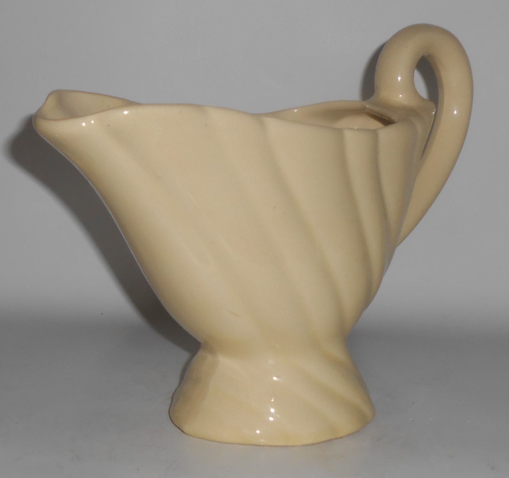 Bauer Pottery Cal-Art Ivory Swirl Pitcher