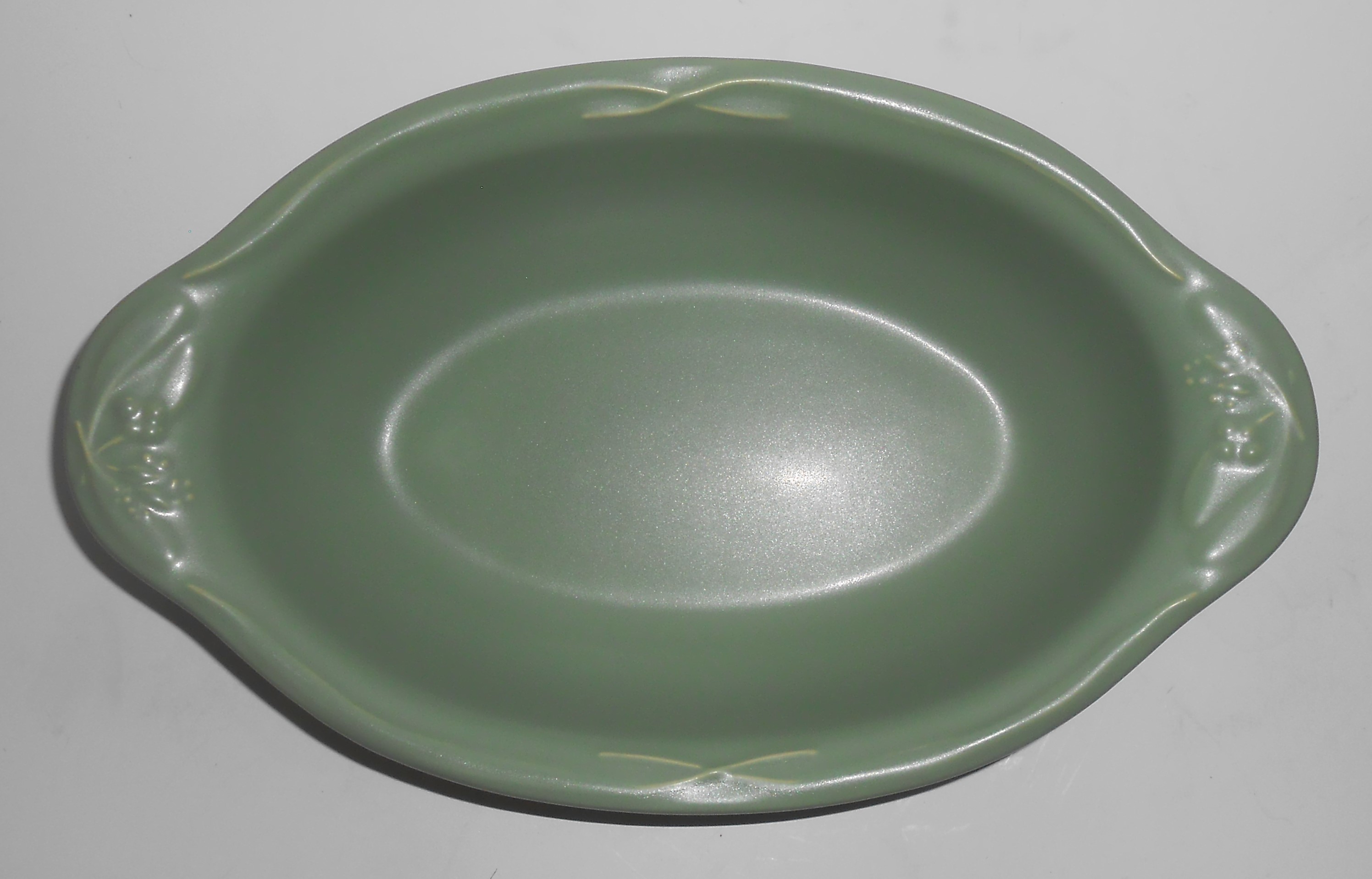 Pfaltzgraff Pottery Winterwood Green Oval Vegetable