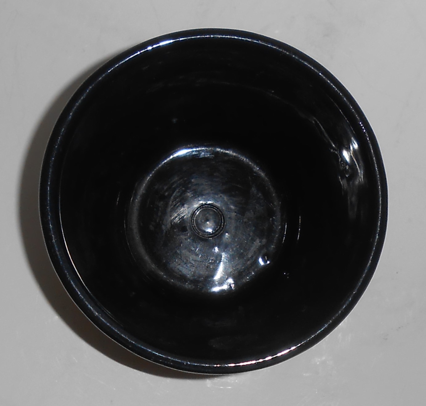 Vintage U.S. Pottery - Not Bauer - BLACK Swirl Flower P