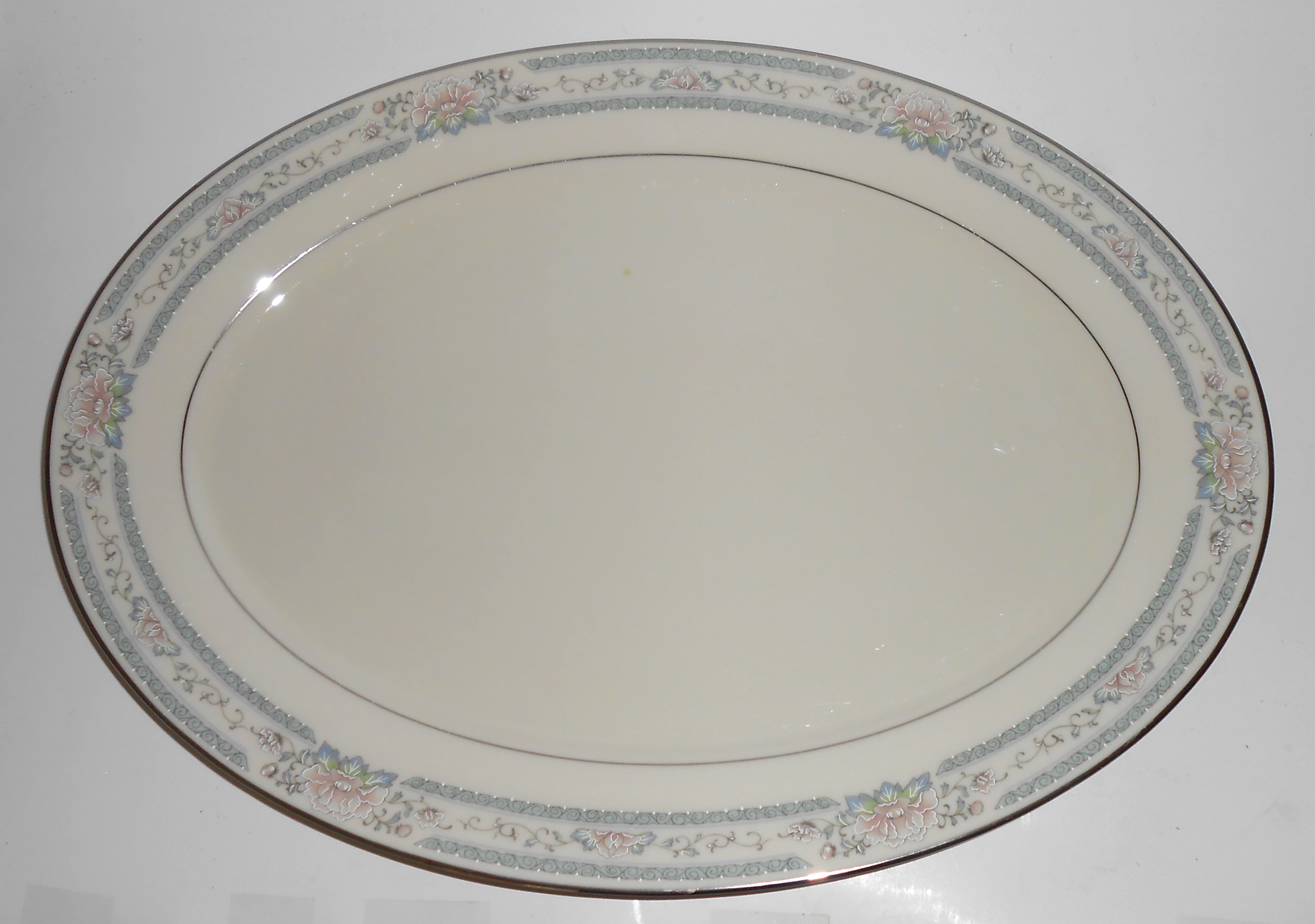Lenox China Charleston w/Platinum 16'' Platter