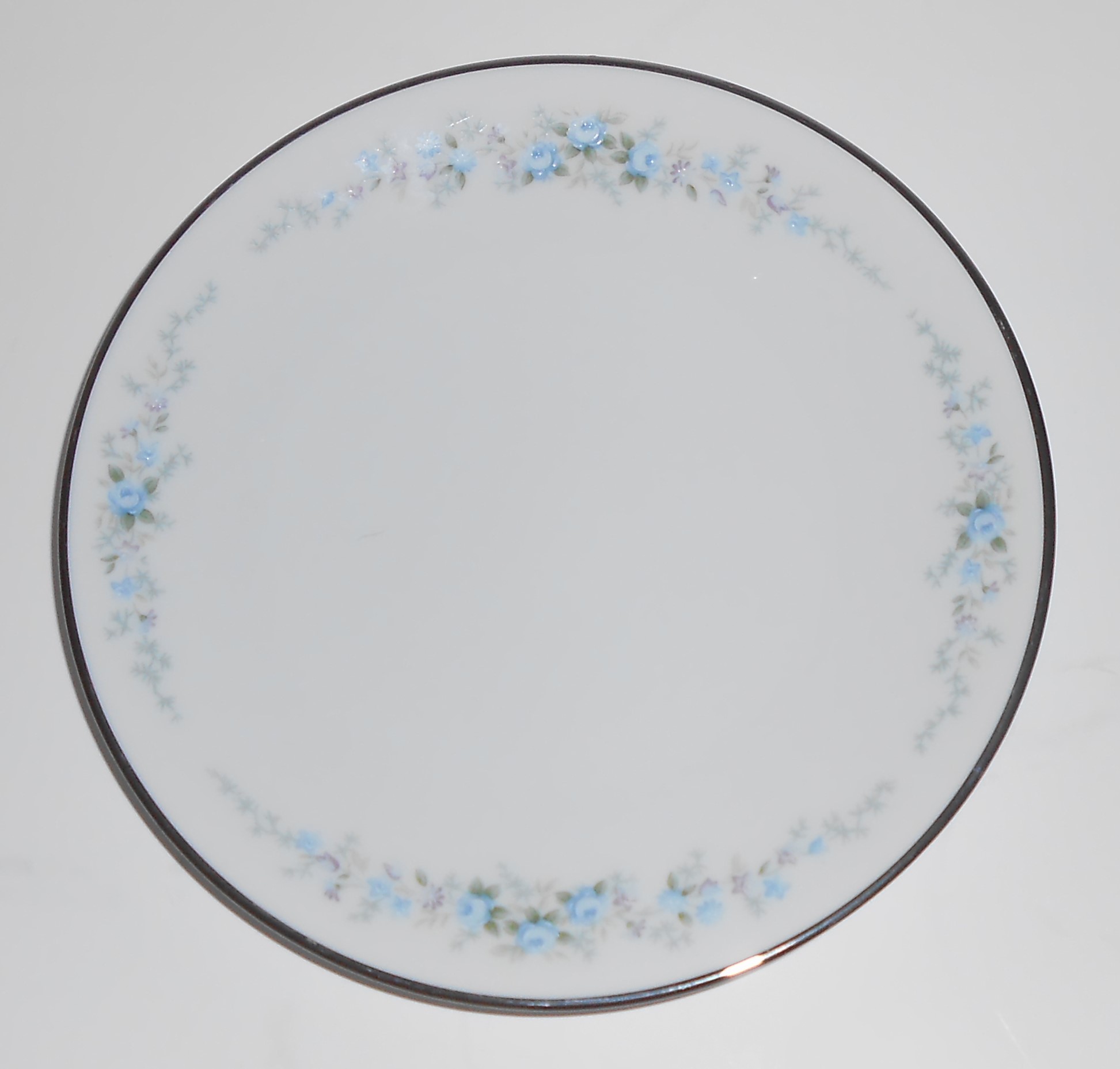 Noritake Porcelain China Roseberry 6241 w/Platinum Br