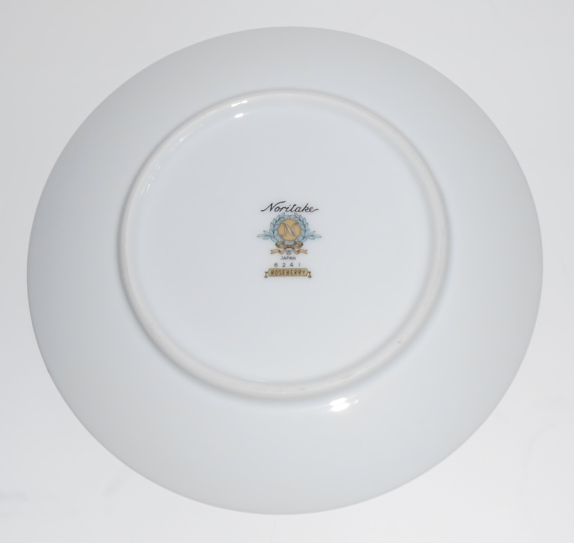 Noritake Porcelain China Roseberry 6241 w/Platinum Br