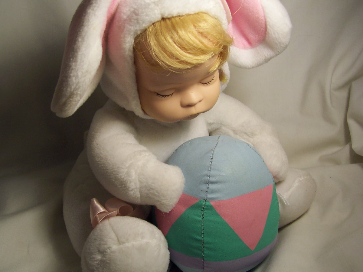 Musical Bunny Doll Animated Easter Parade