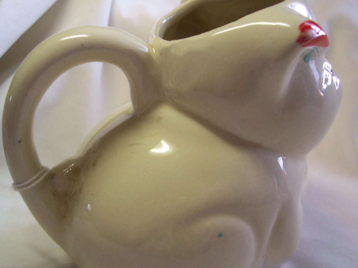 Shawnee Pig Pitcher Creamer Red Bow USA
