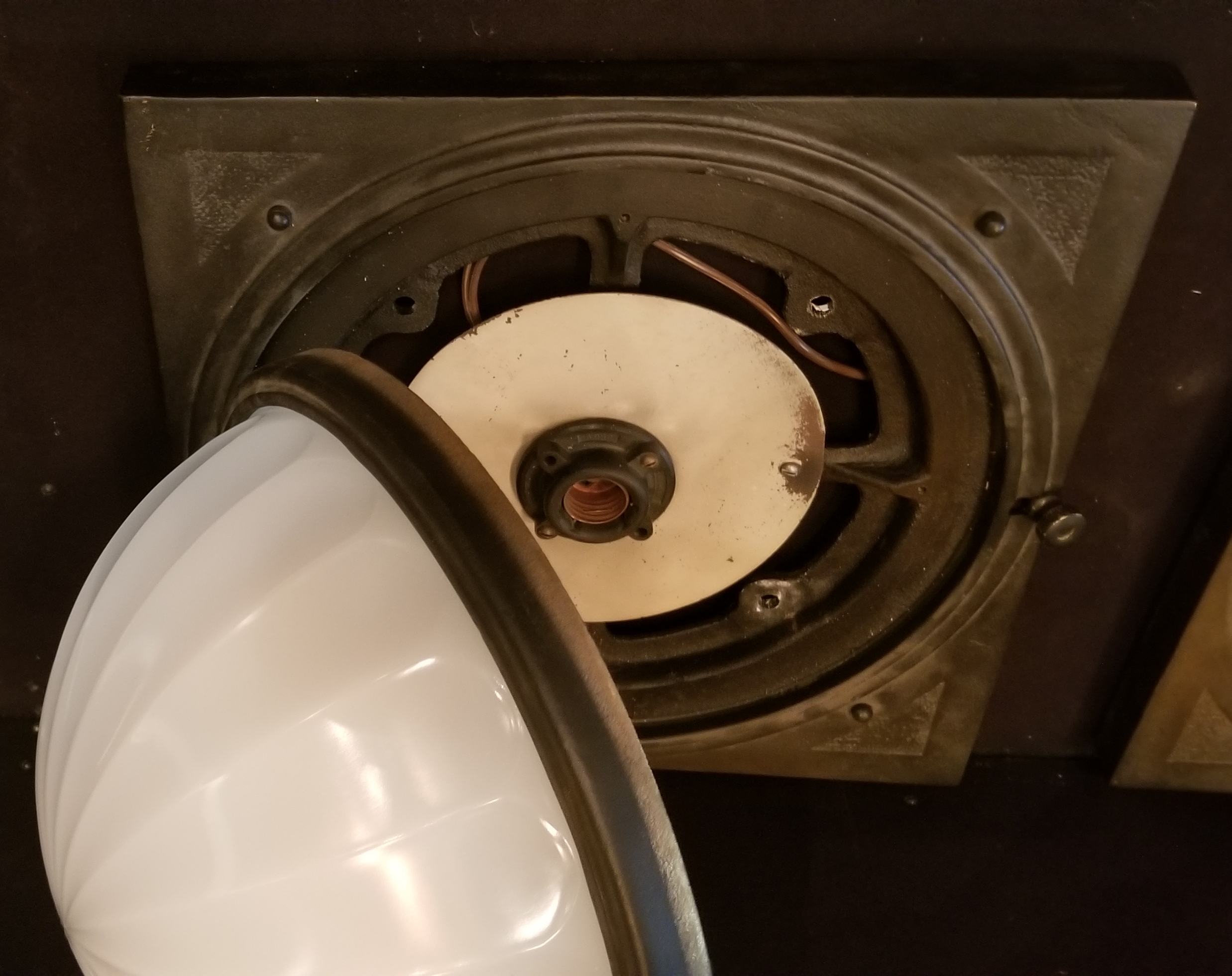 2X elevator lights in cast bronze