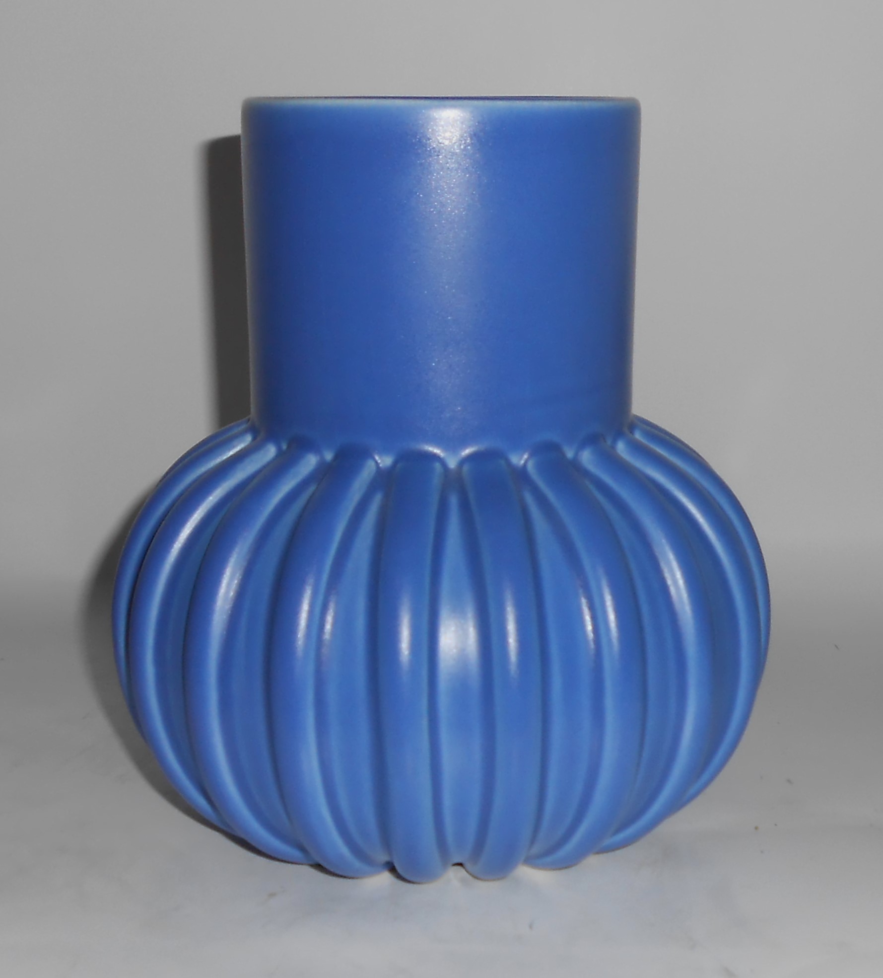 VINTAGE Pottery Blue Bulbous 6.8'' Vase